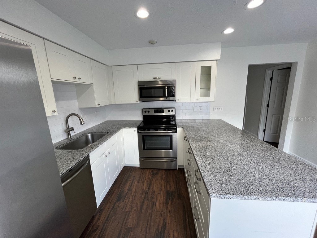 301 S Bungalow Park Avenue #B Tampa FL 33609 A4668609 image4