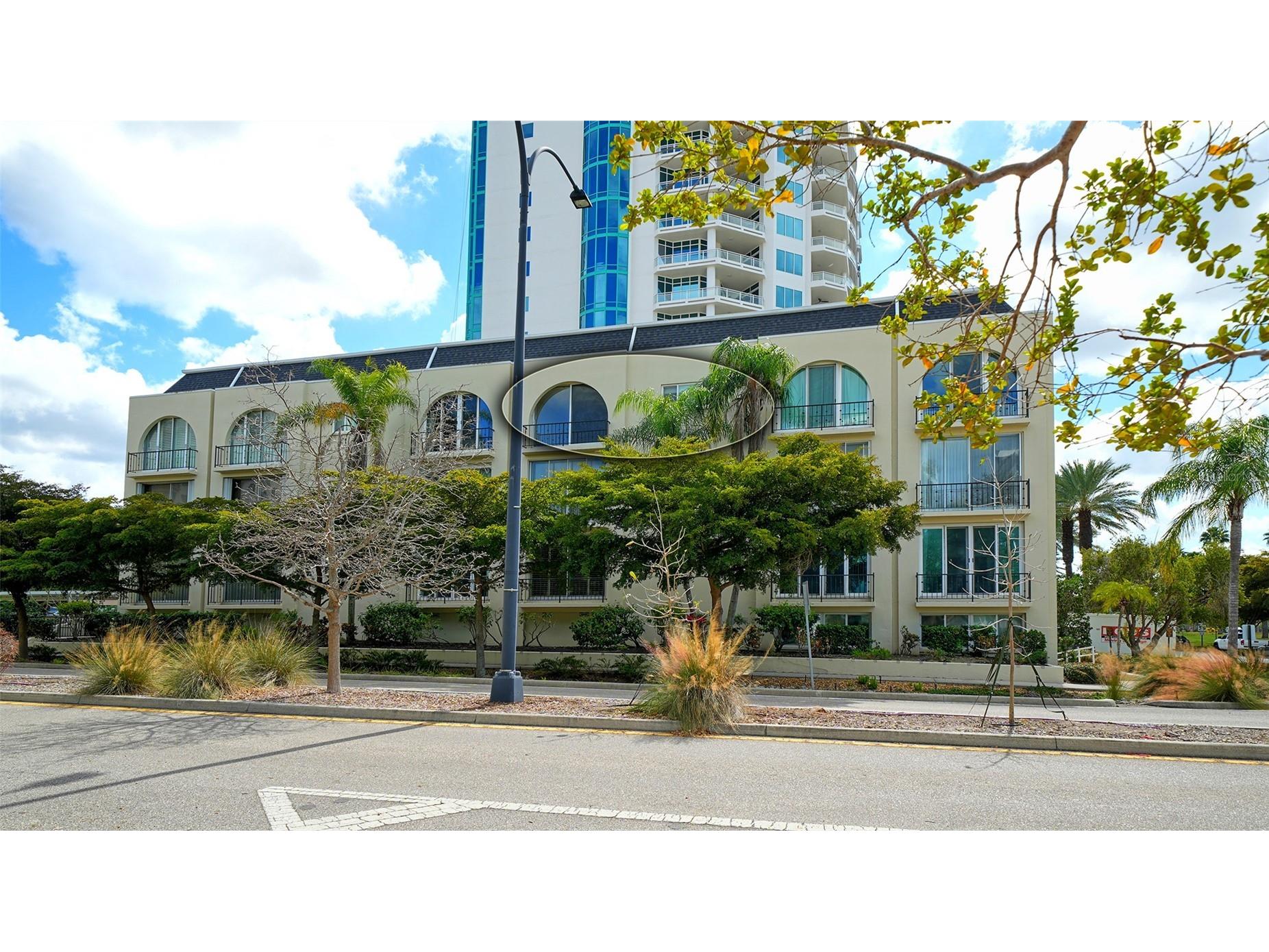 301 S Gulfstream Avenue #303 Sarasota FL 34236 A4682406 image1