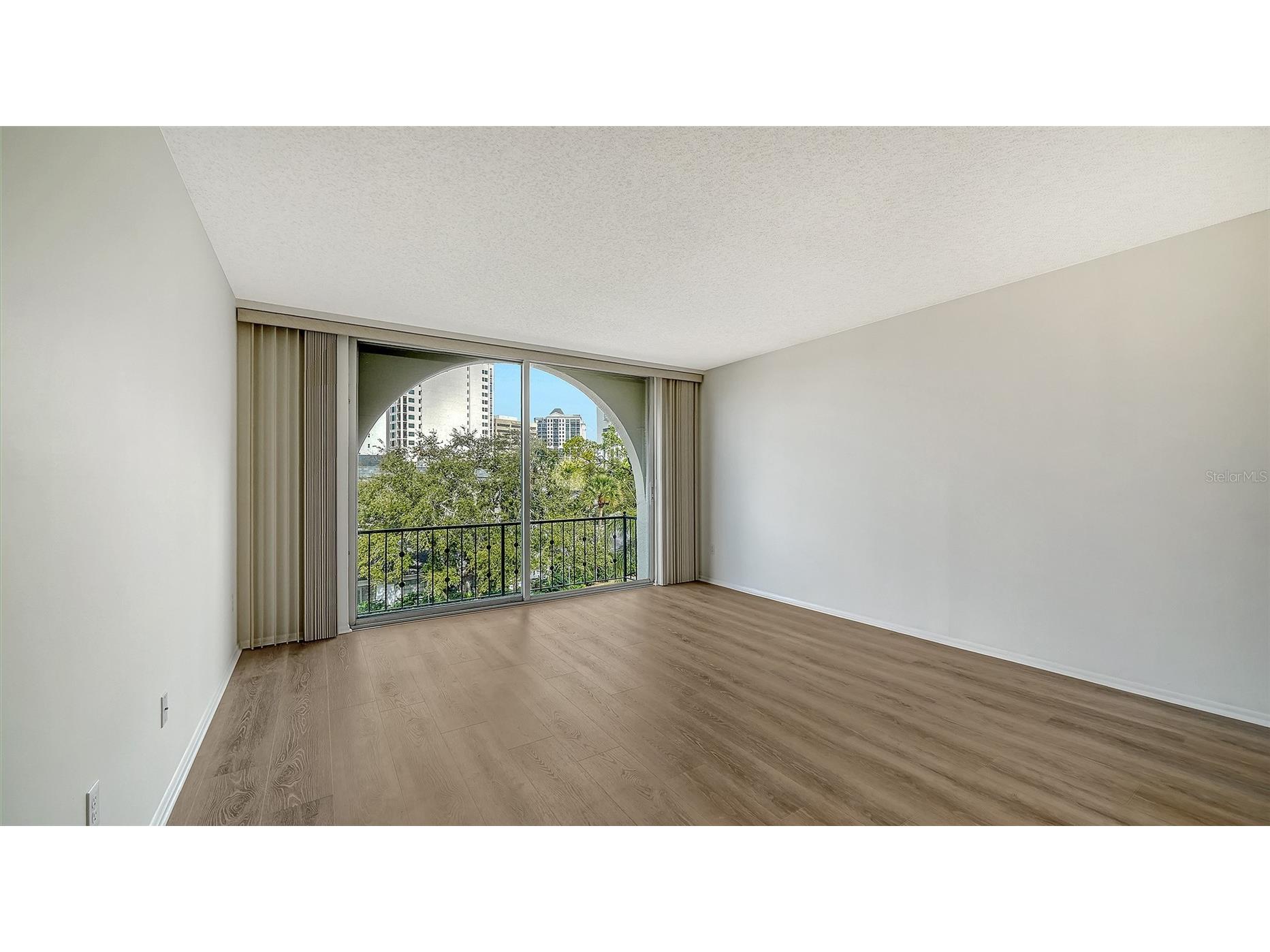 301 S Gulfstream Avenue #303 Sarasota FL 34236 A4682406 image10