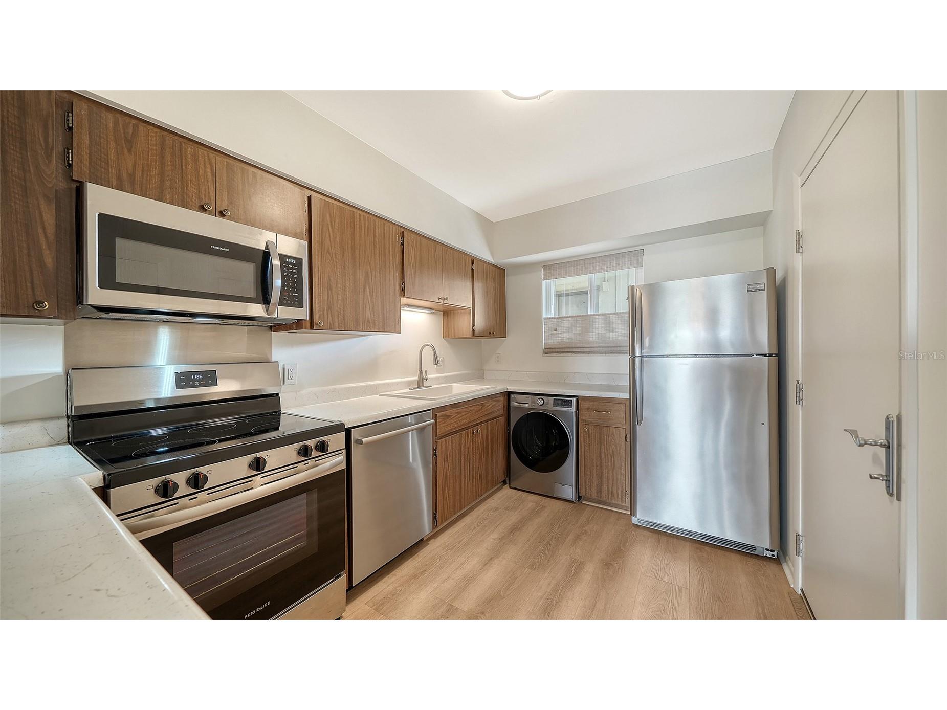 301 S Gulfstream Avenue #303 Sarasota FL 34236 A4682406 image13