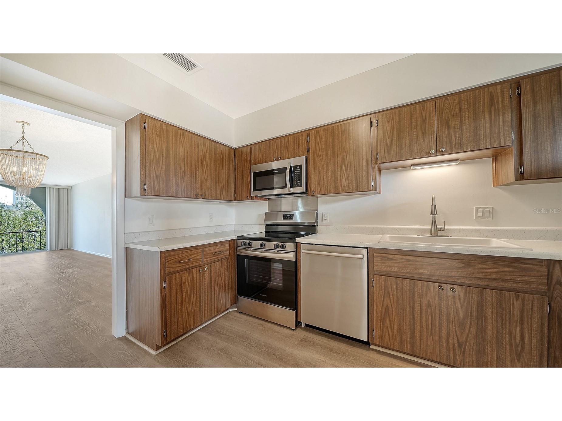 301 S Gulfstream Avenue #303 Sarasota FL 34236 A4682406 image14