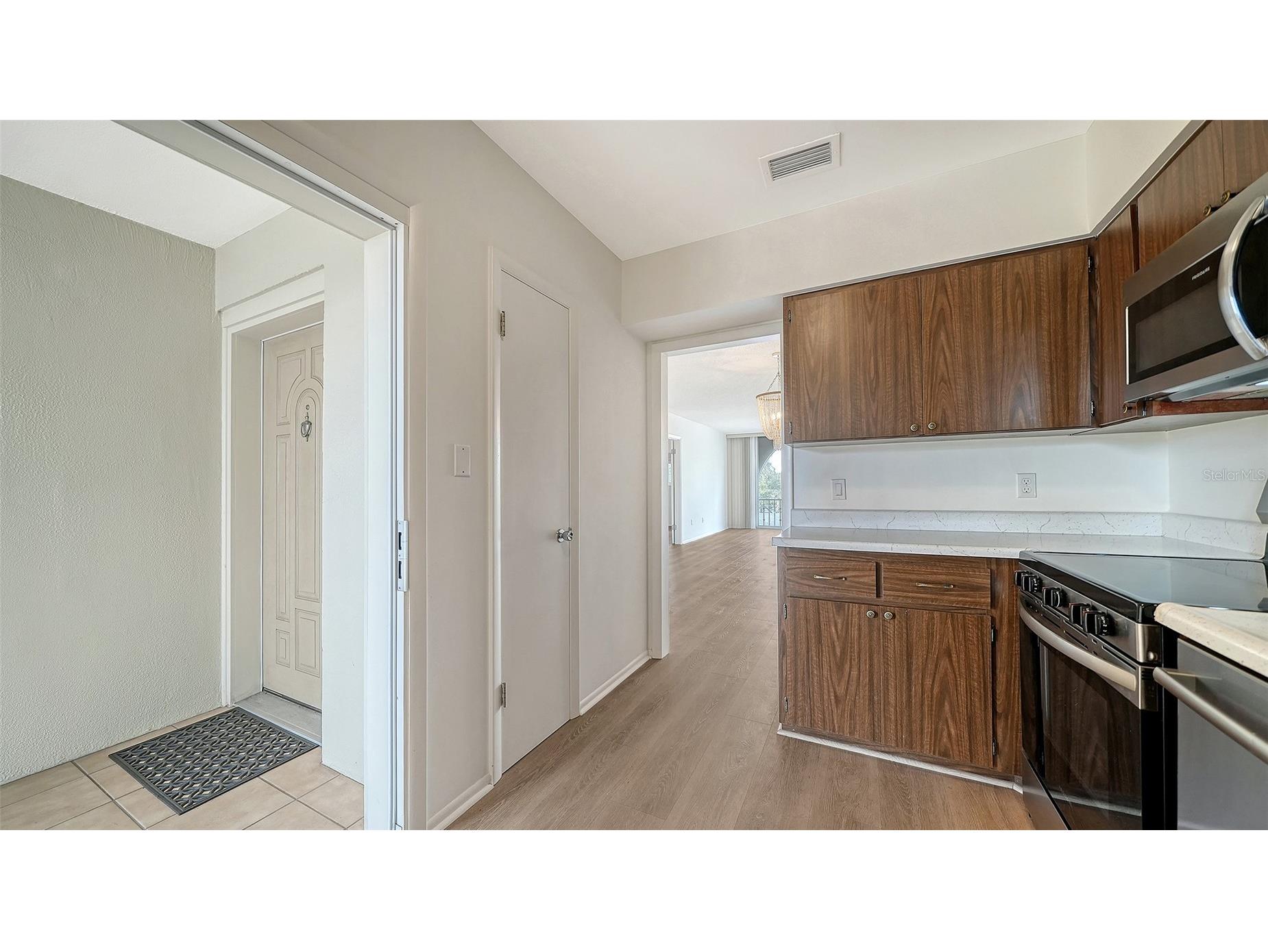 301 S Gulfstream Avenue #303 Sarasota FL 34236 A4682406 image15