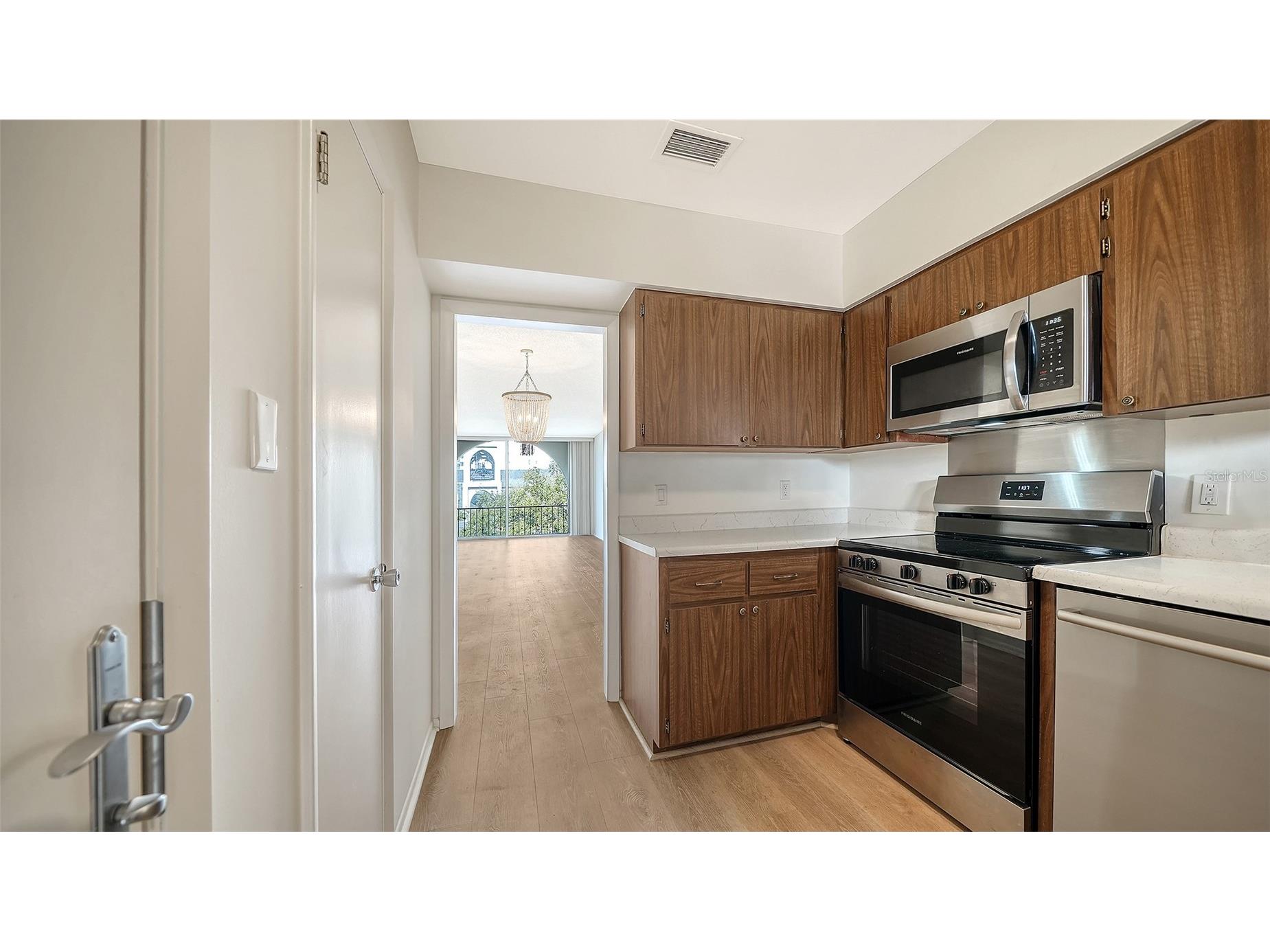 301 S Gulfstream Avenue #303 Sarasota FL 34236 A4682406 image16