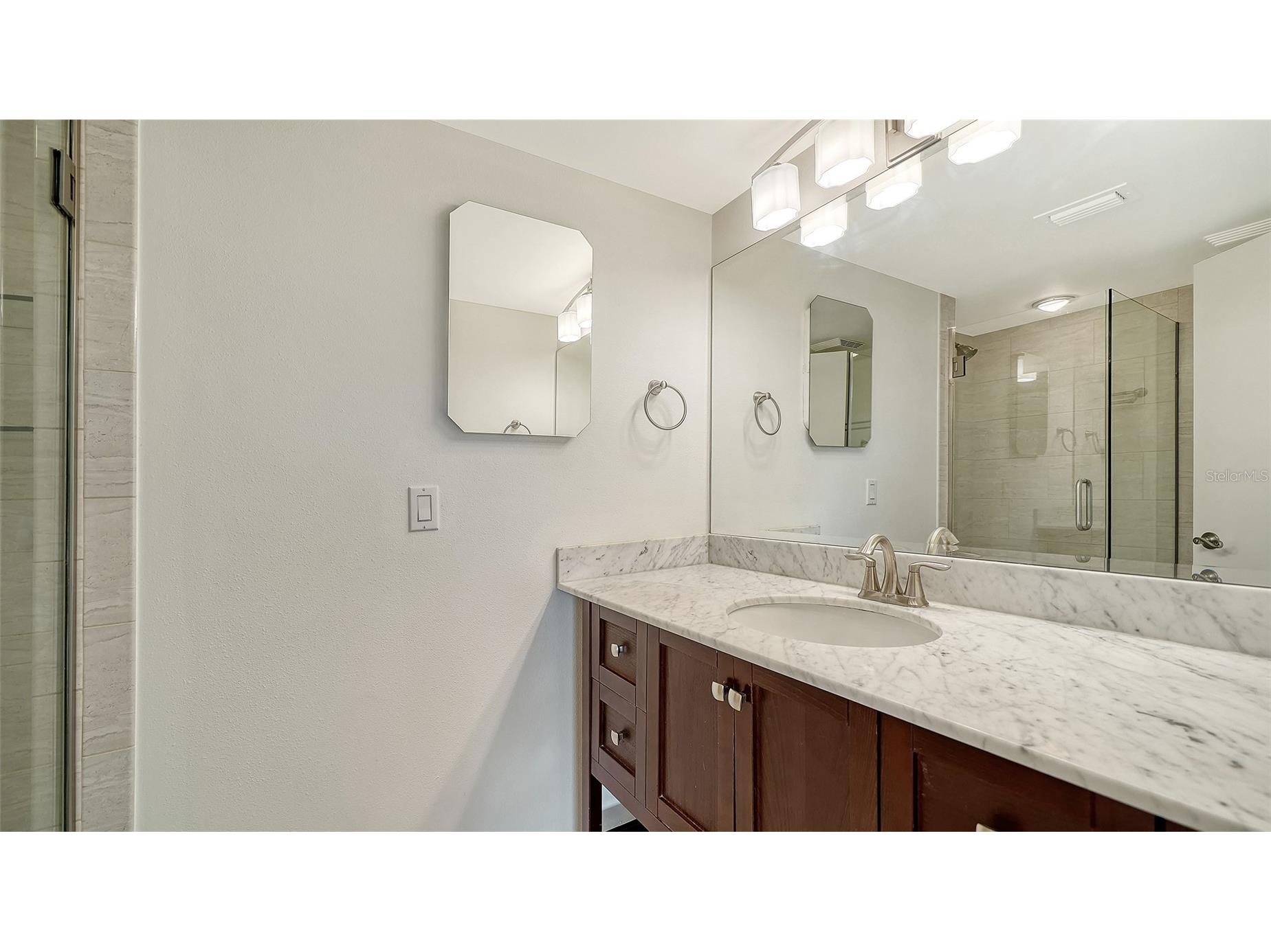 301 S Gulfstream Avenue #303 Sarasota FL 34236 A4682406 image20