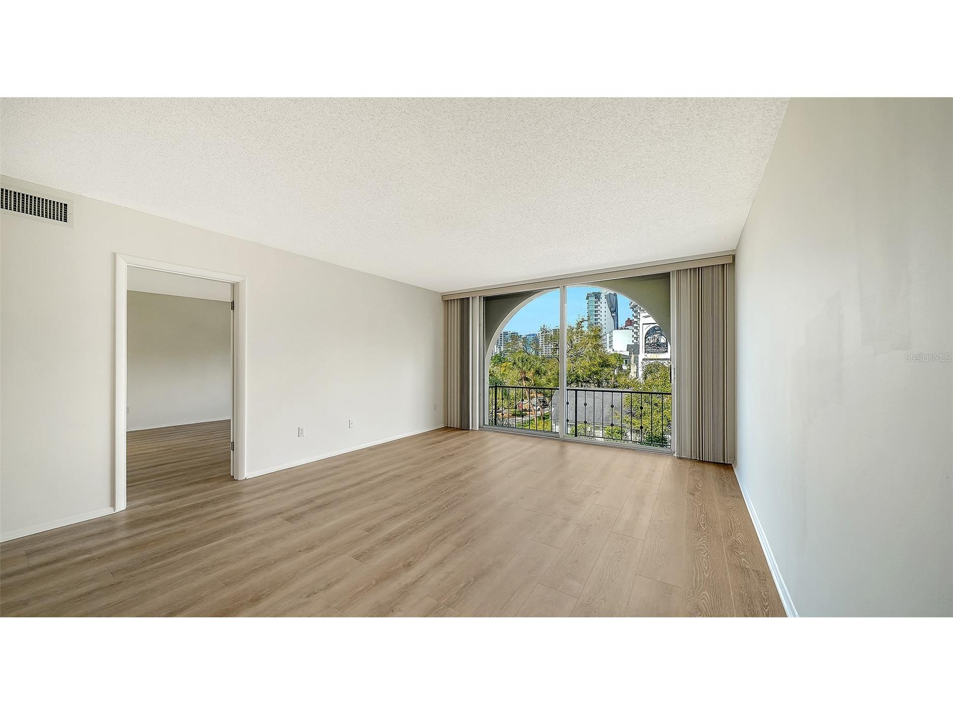 301 S Gulfstream Avenue #303 Sarasota FL 34236 A4682406 image8