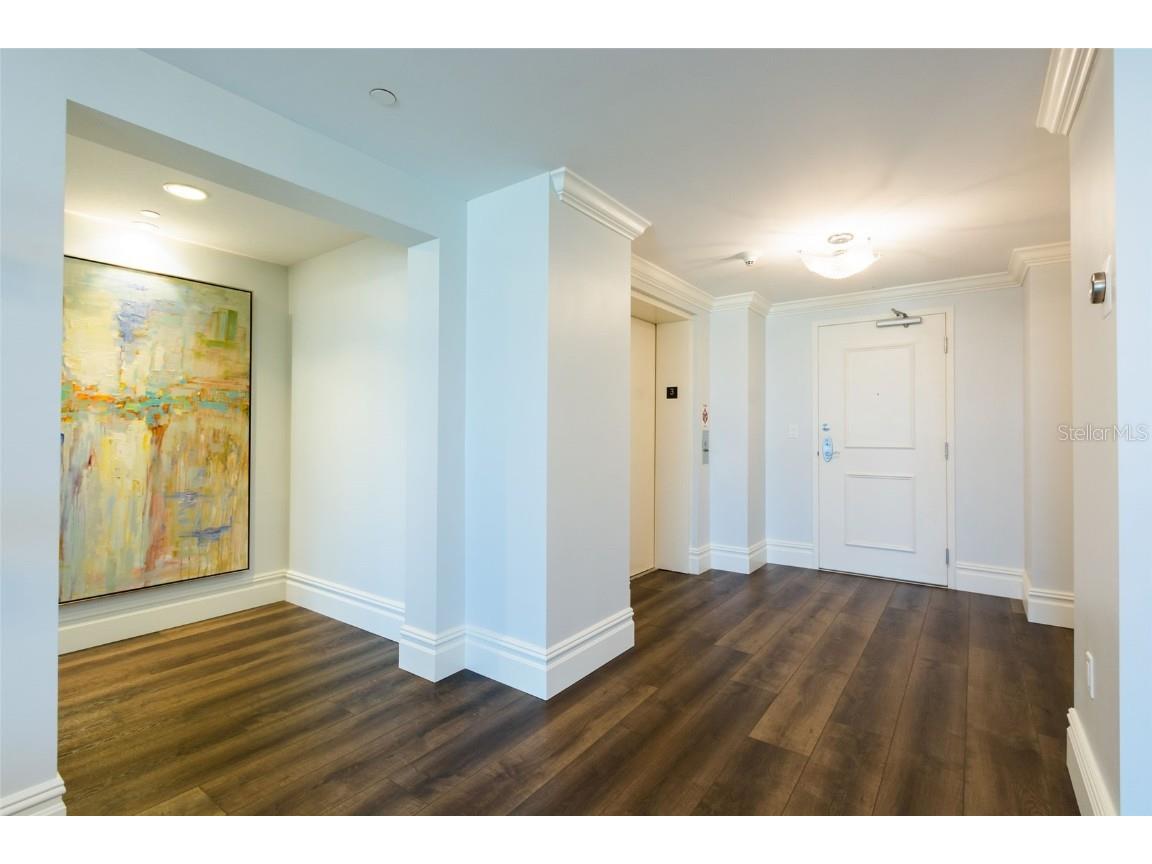 301 S Gulfview Boulevard #304 Clearwater Beach FL 33767 TB8384513 image4