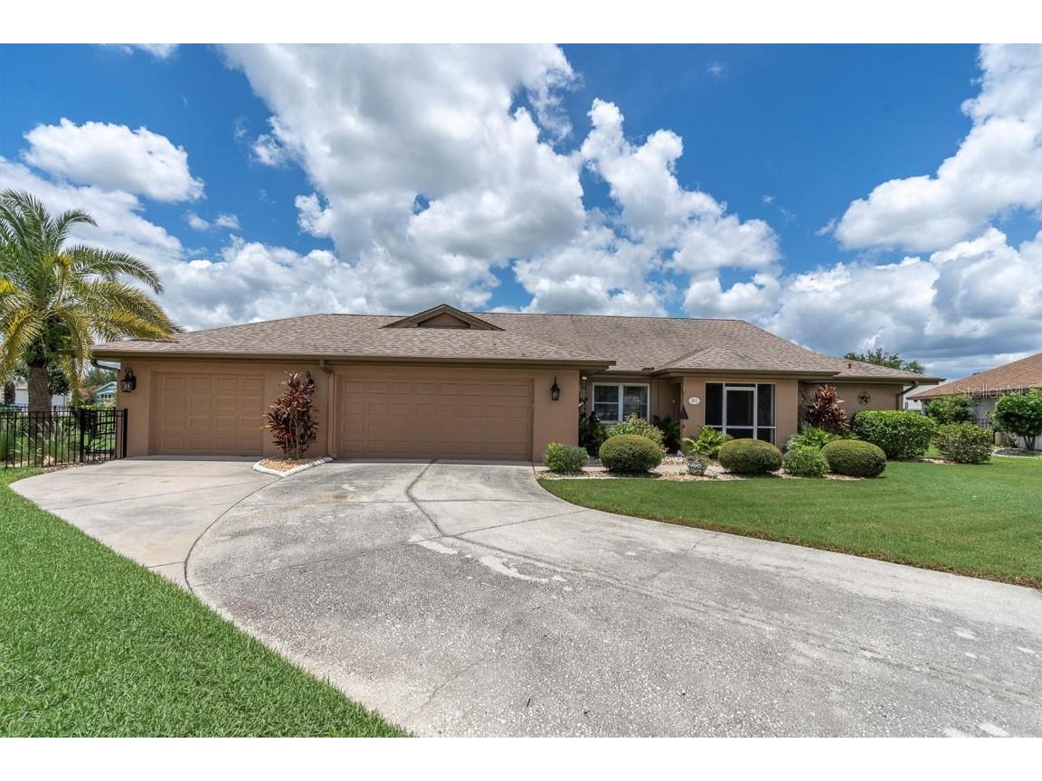 301 Thorn Hill Place Sun City Center FL 33573 C7515255 image1