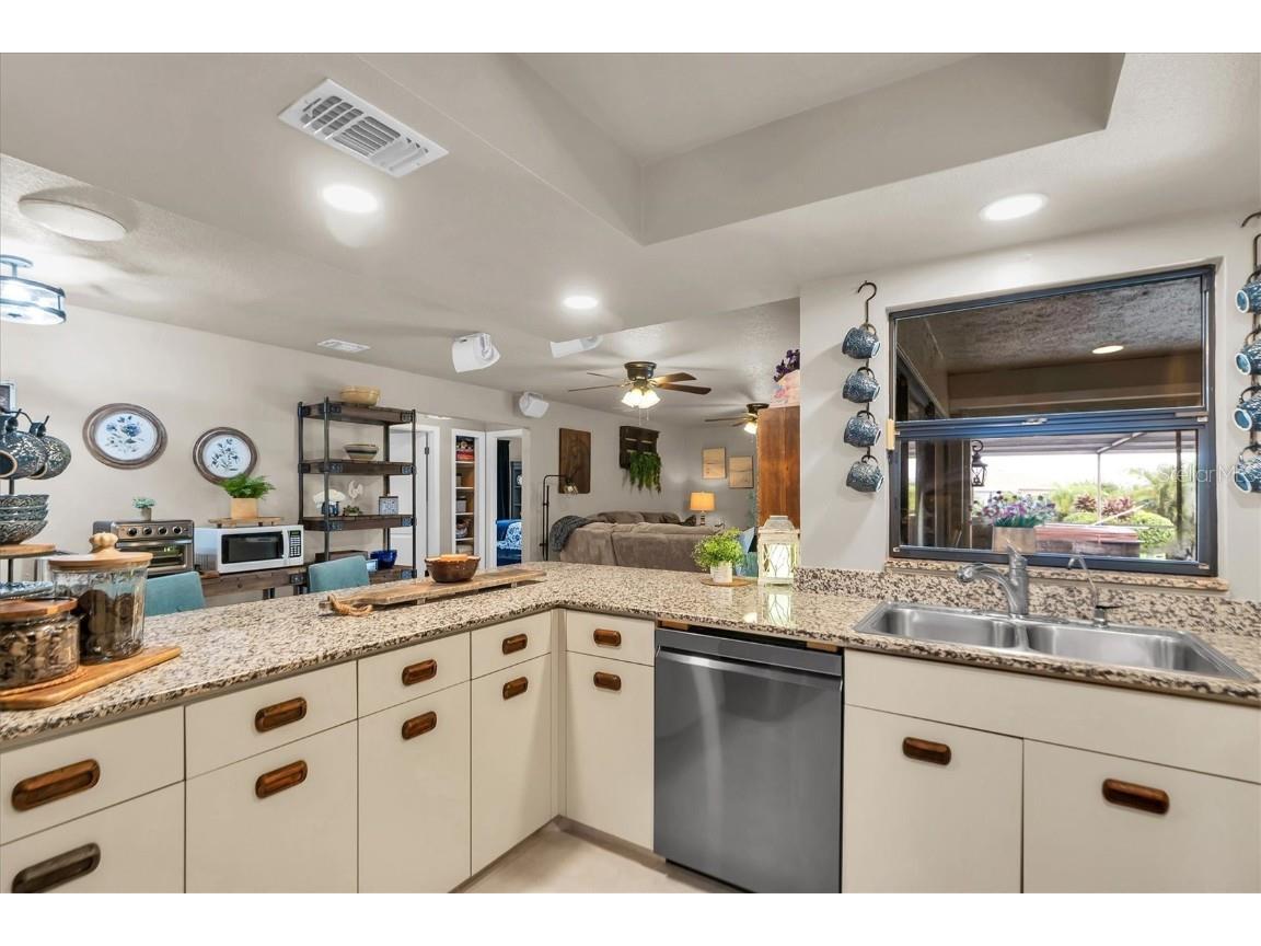 301 Thorn Hill Place Sun City Center FL 33573 C7515255 image13