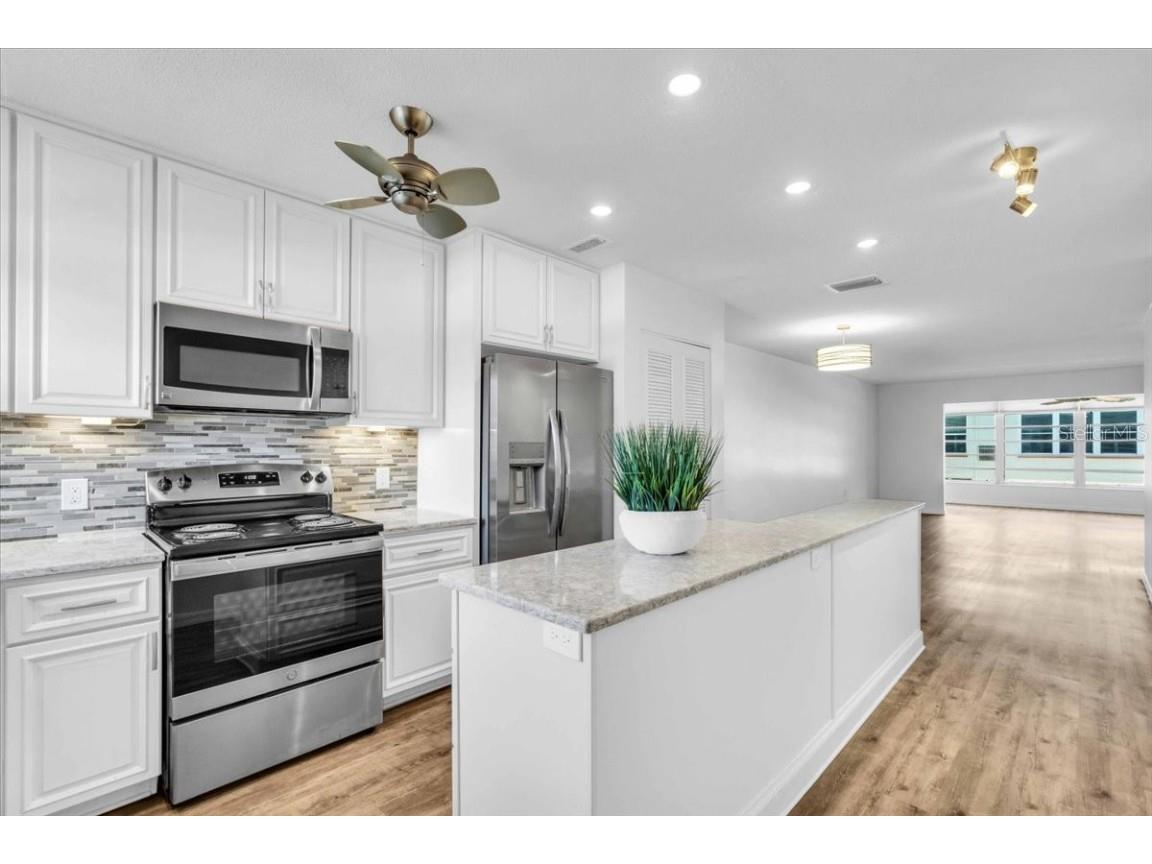 3010 59th Street S #212 Gulfport FL 33707 TB8407455 image1