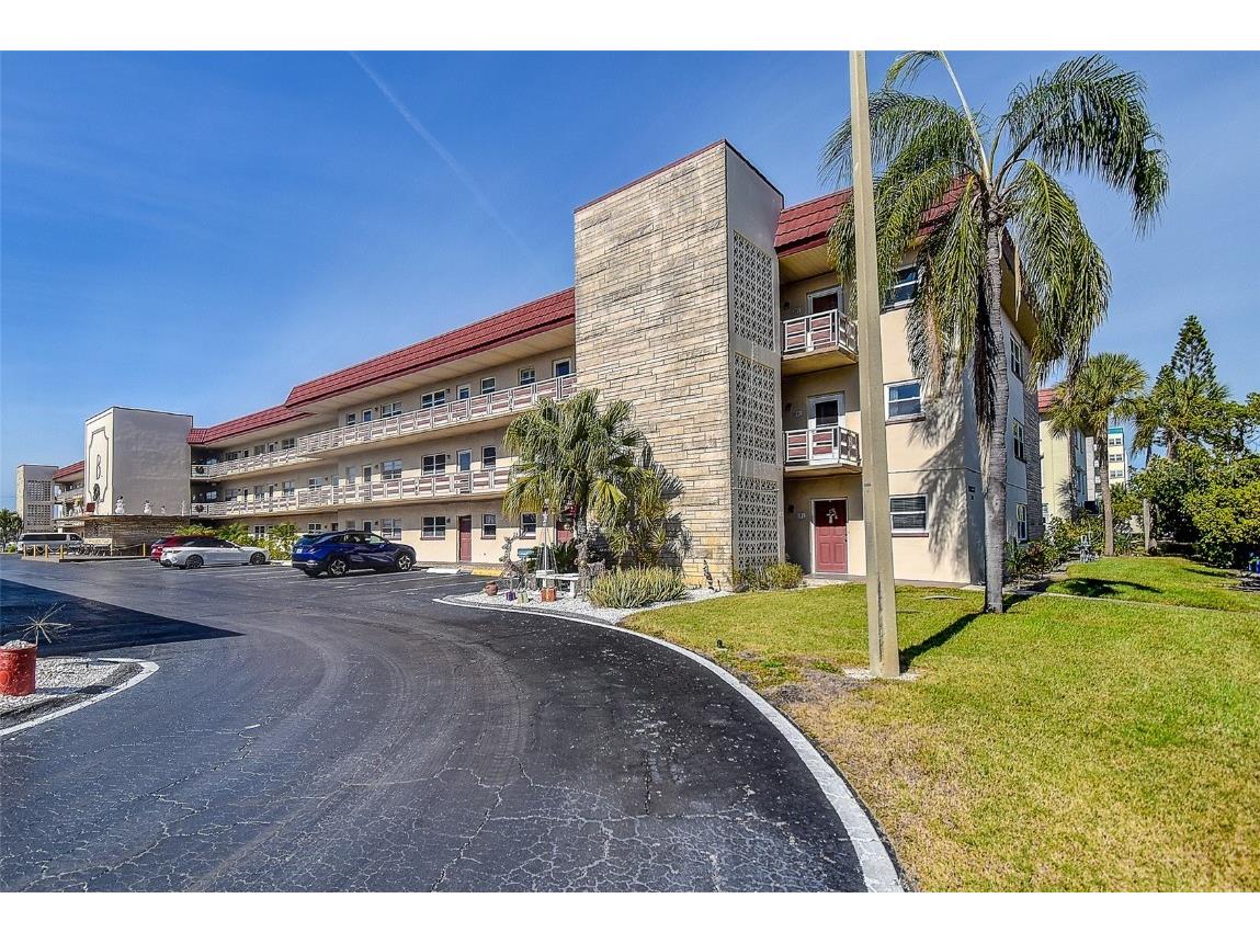 3010 59th Street S #301 Gulfport FL 33707 TB8458044 image3