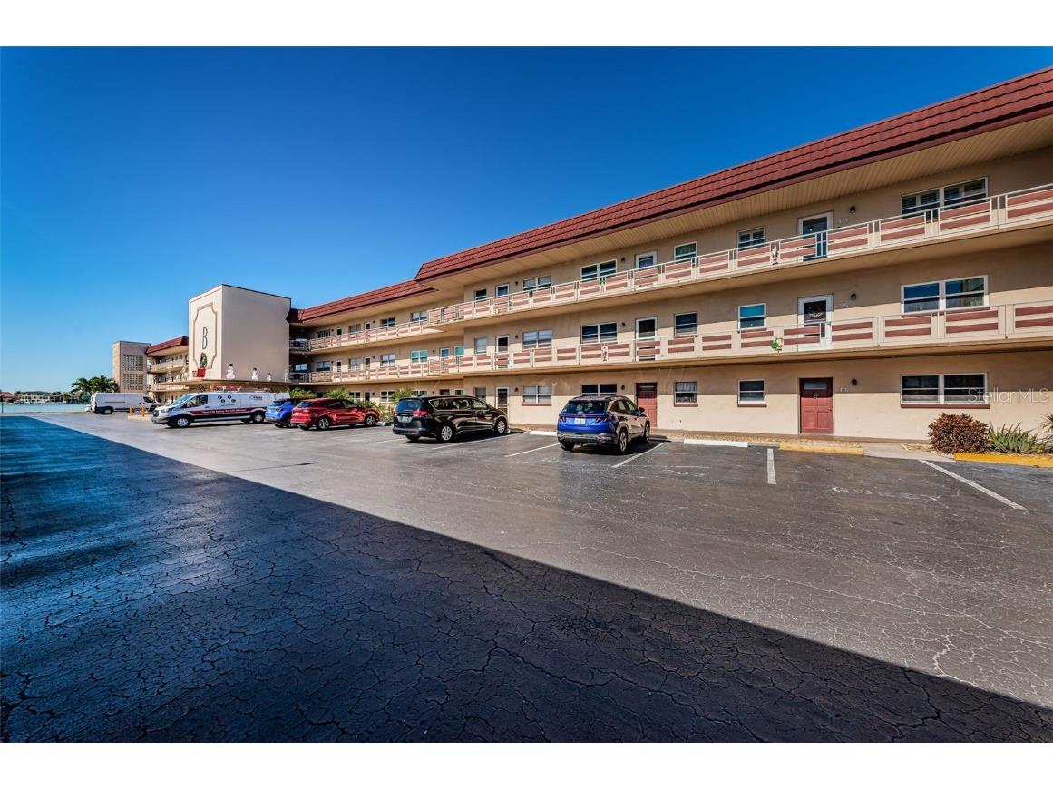 3010 59th Street S #302 Gulfport FL 33707 TB8456837 image34