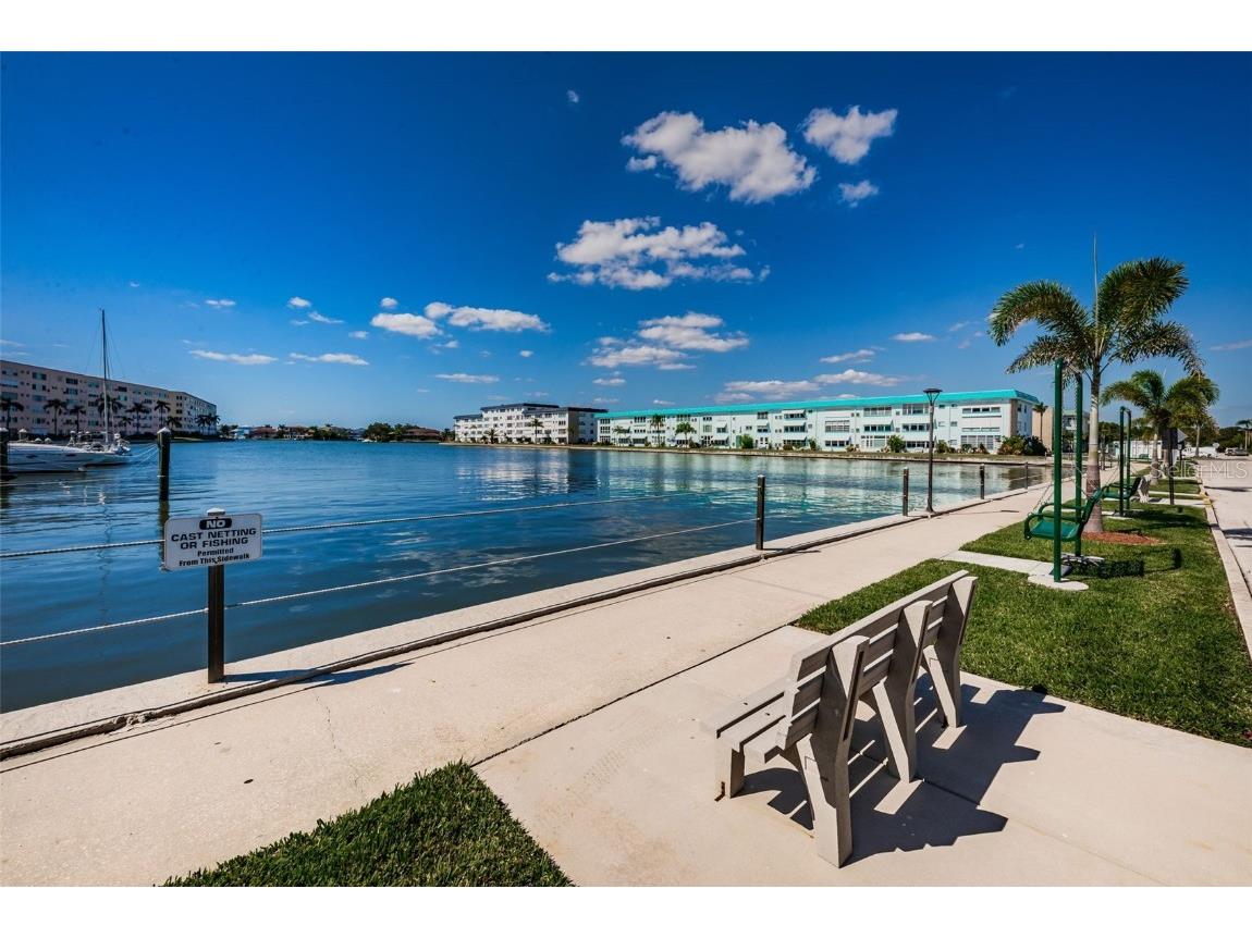 3010 59th Street S #302 Gulfport FL 33707 TB8456837 image36