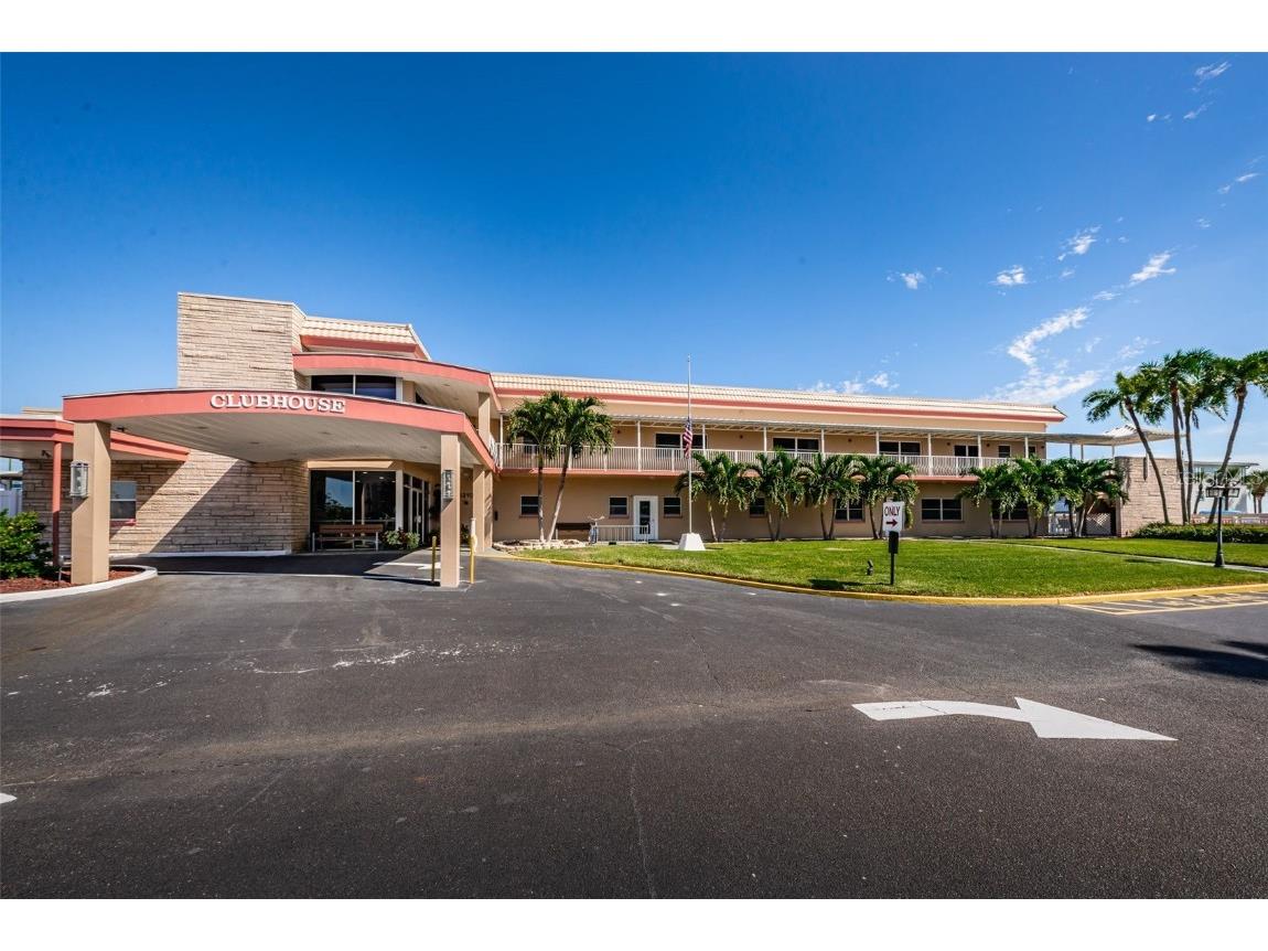 3010 59th Street S #302 Gulfport FL 33707 TB8456837 image37