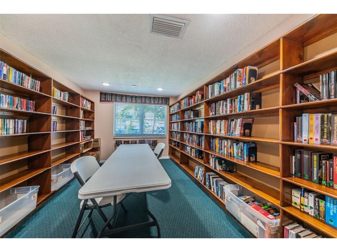 3010 59th Street S #302 Gulfport FL 33707 TB8456837 image43