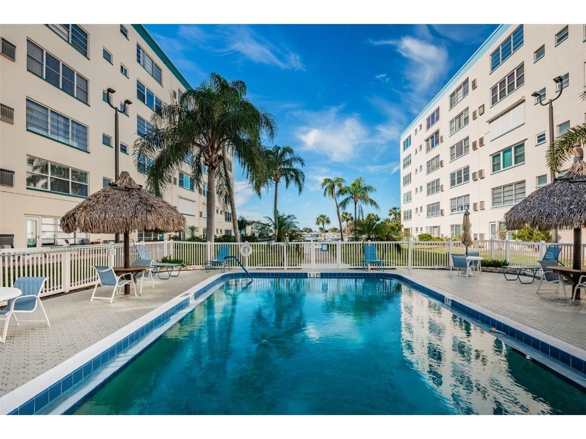 3010 59th Street S #302 Gulfport FL 33707 TB8456837 image53