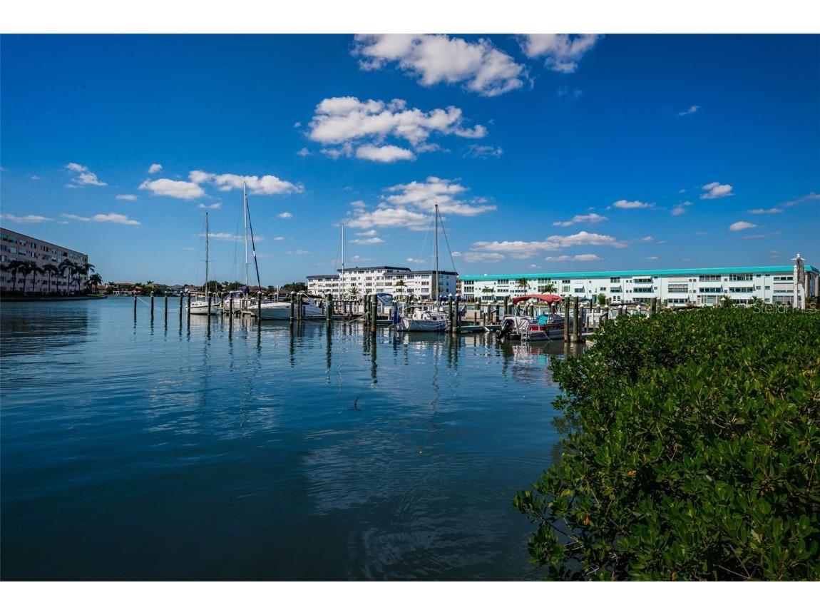 3010 59th Street S #302 Gulfport FL 33707 TB8456837 image68