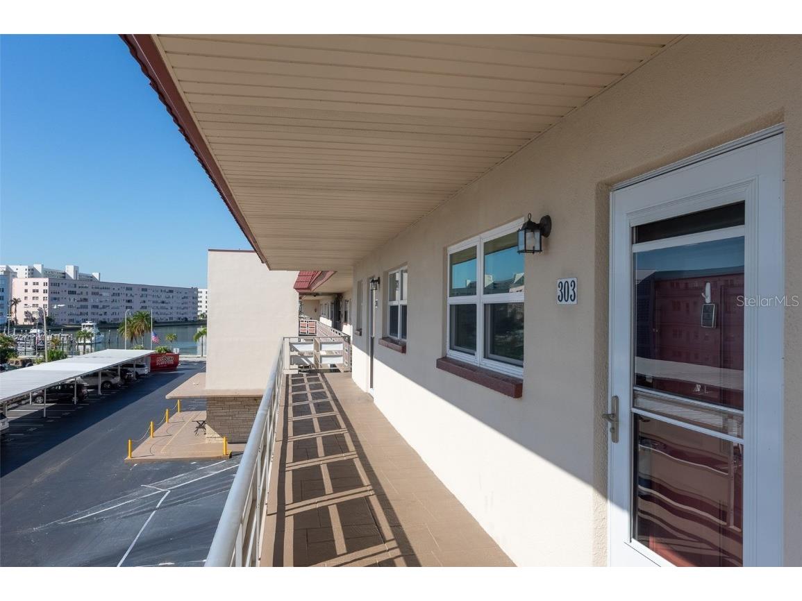 3010 59th Street S #303 Gulfport FL 33707 TB8348702 image1