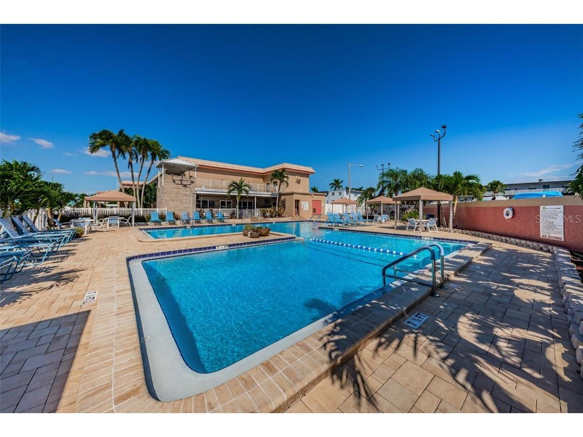 3010 59th Street S #303 Gulfport FL 33707 TB8348702 image15