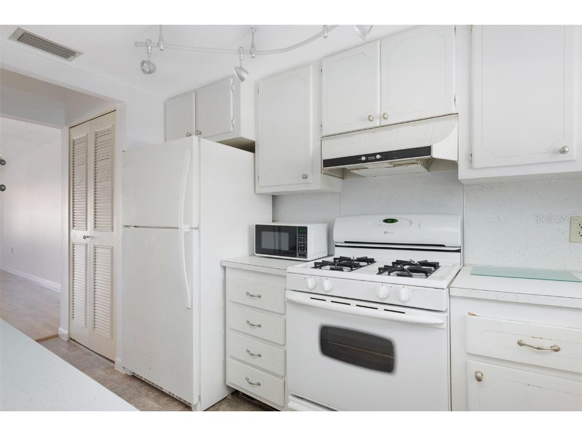 3010 59th Street S #303 Gulfport FL 33707 TB8348702 image4