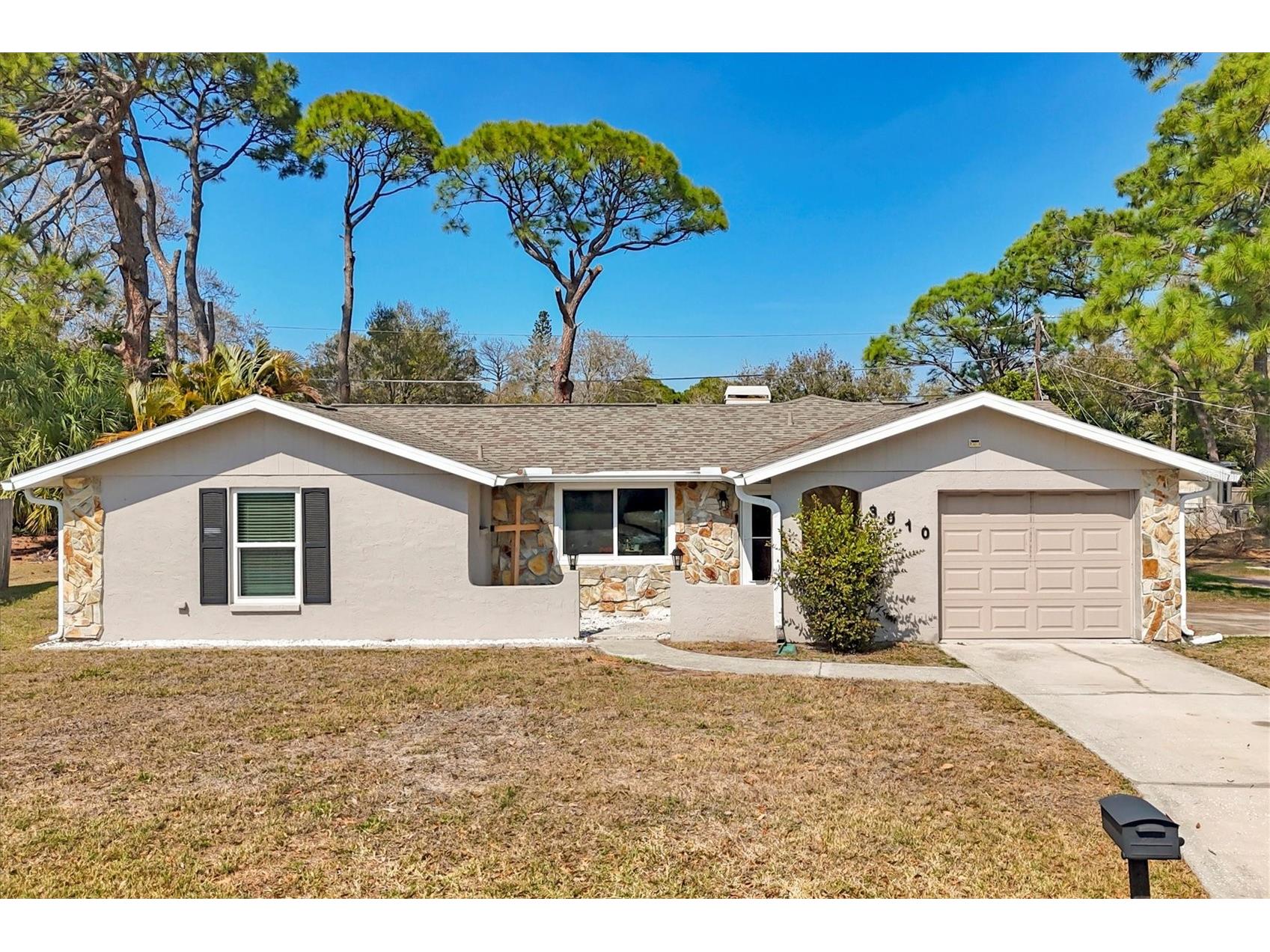 3010 Golden Rain Drive Sarasota FL 34232 A4683356 image1
