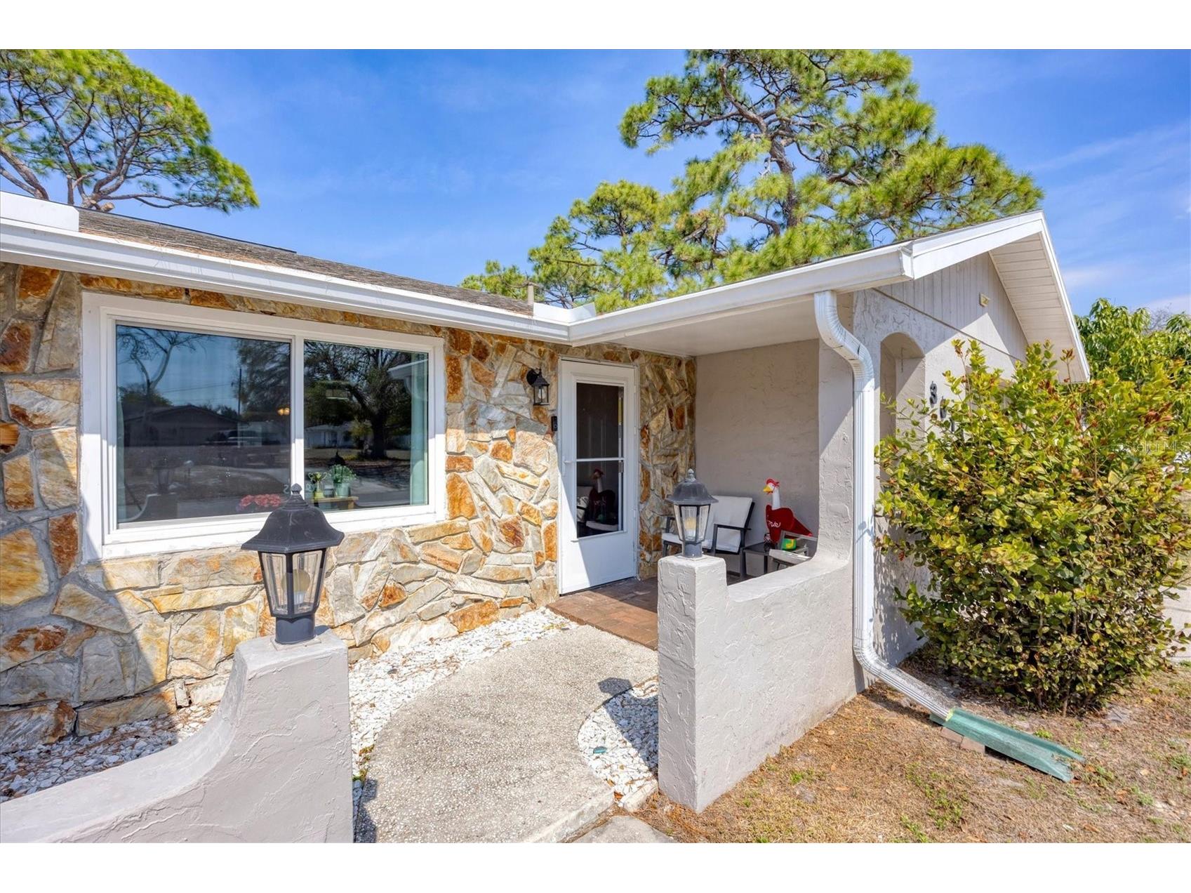 3010 Golden Rain Drive Sarasota FL 34232 A4683356 image9