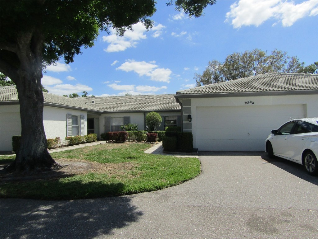 3010 Ringwood Meadow #6 Sarasota FL 34235 A4564986 image1