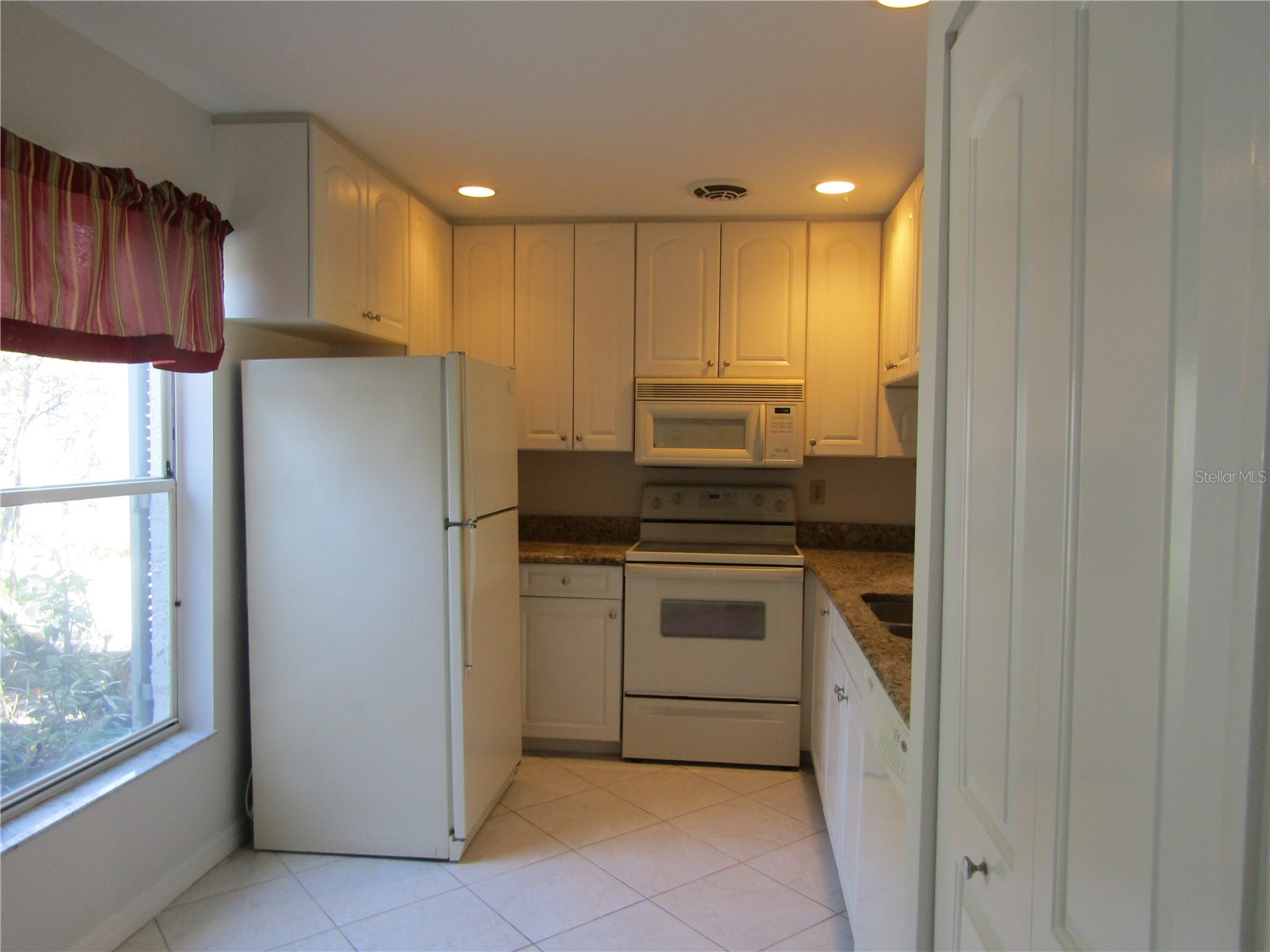 3010 Ringwood Meadow #6 Sarasota FL 34235 A4689324 image4