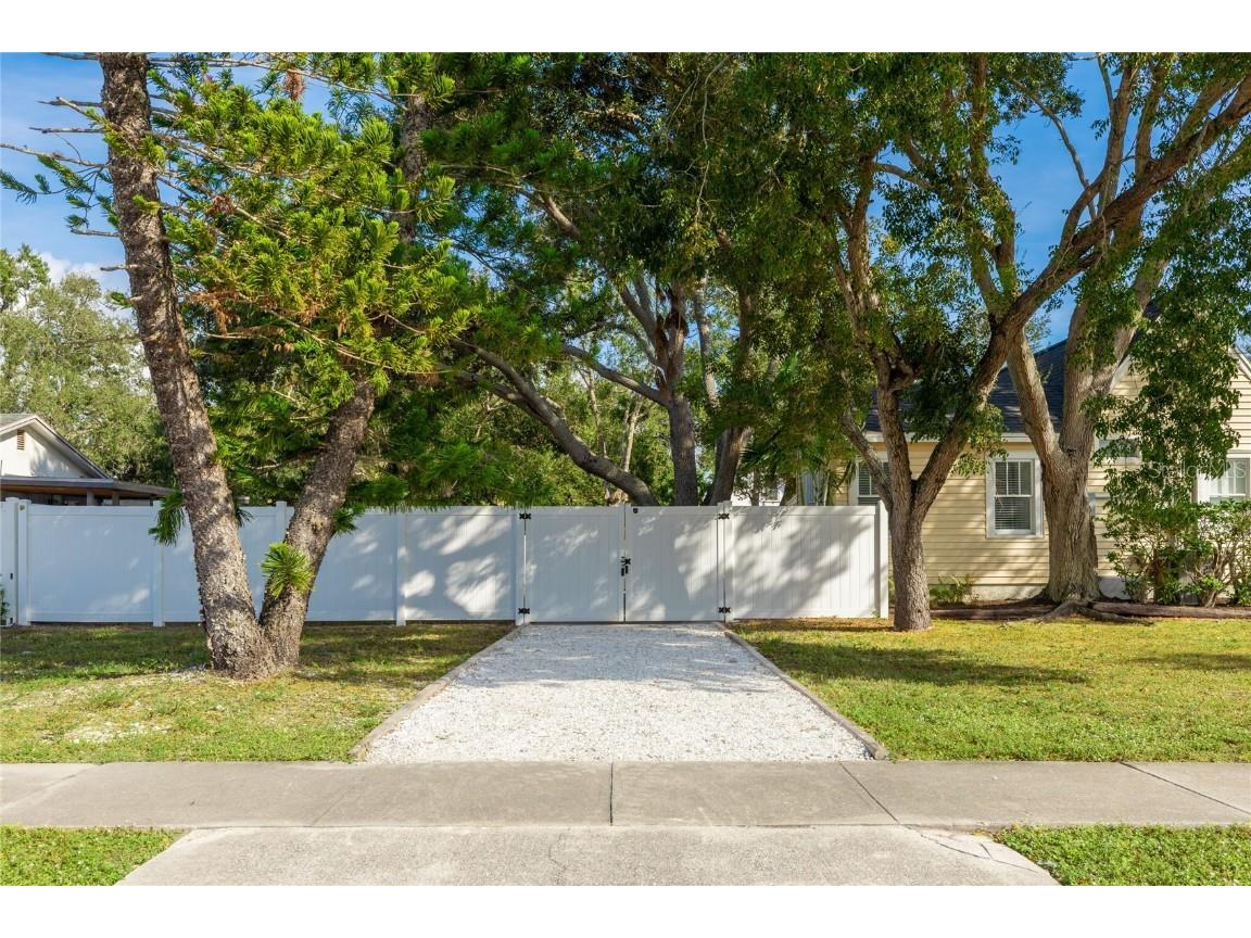 3011 6th Street Sarasota FL 34237 A4673451 image5