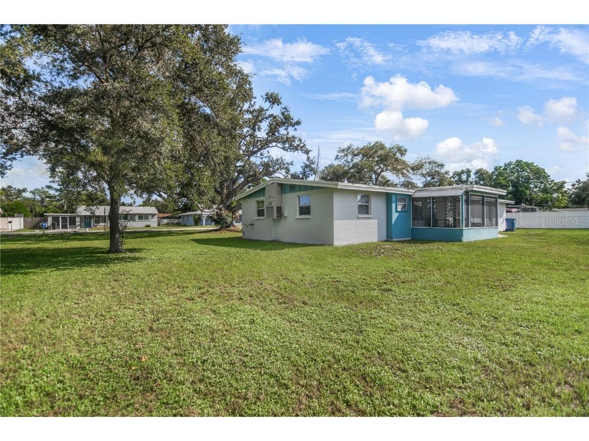 3012 52nd Avenue Drive W Bradenton FL 34207 A4665078 image25