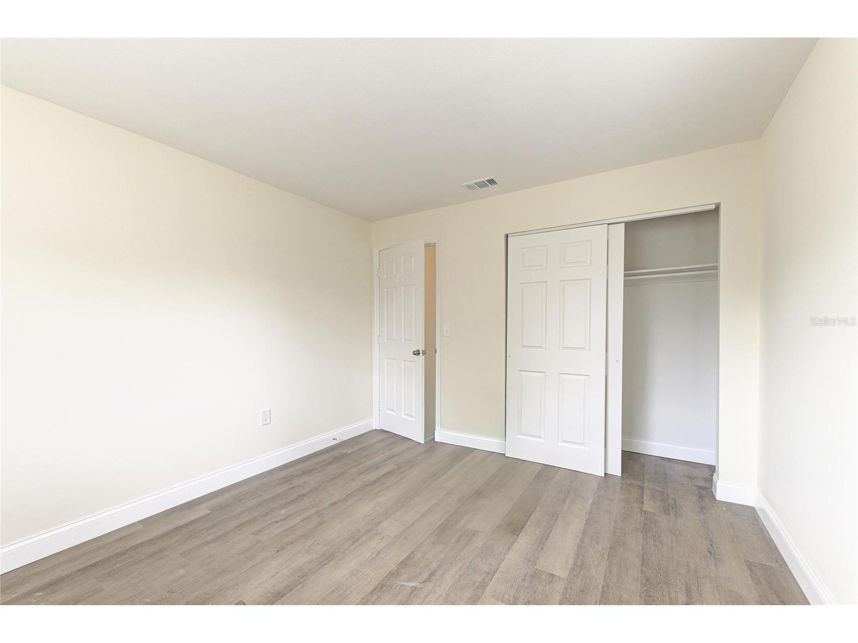 3012 Clay Circle Sarasota FL 34234 A4693753 image11
