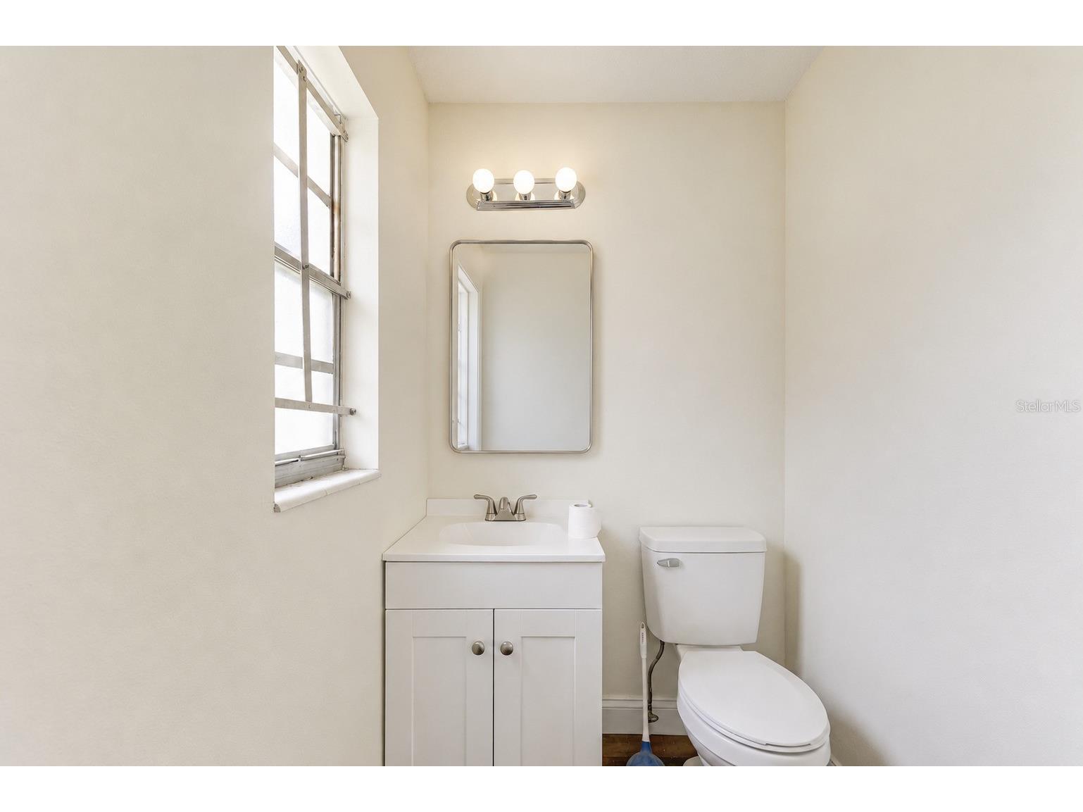 3012 Clay Circle Sarasota FL 34234 A4693753 image12