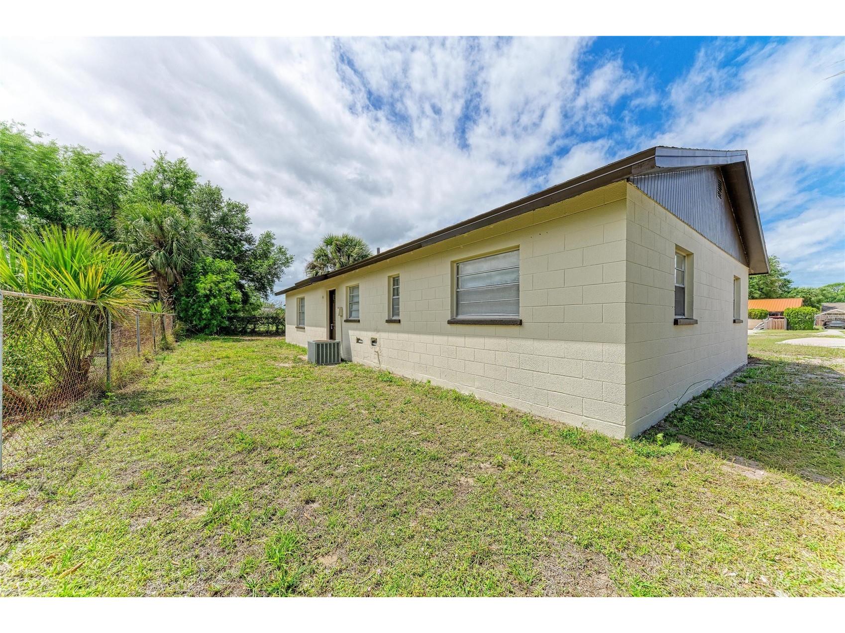 3012 Clay Circle Sarasota FL 34234 A4693753 image15