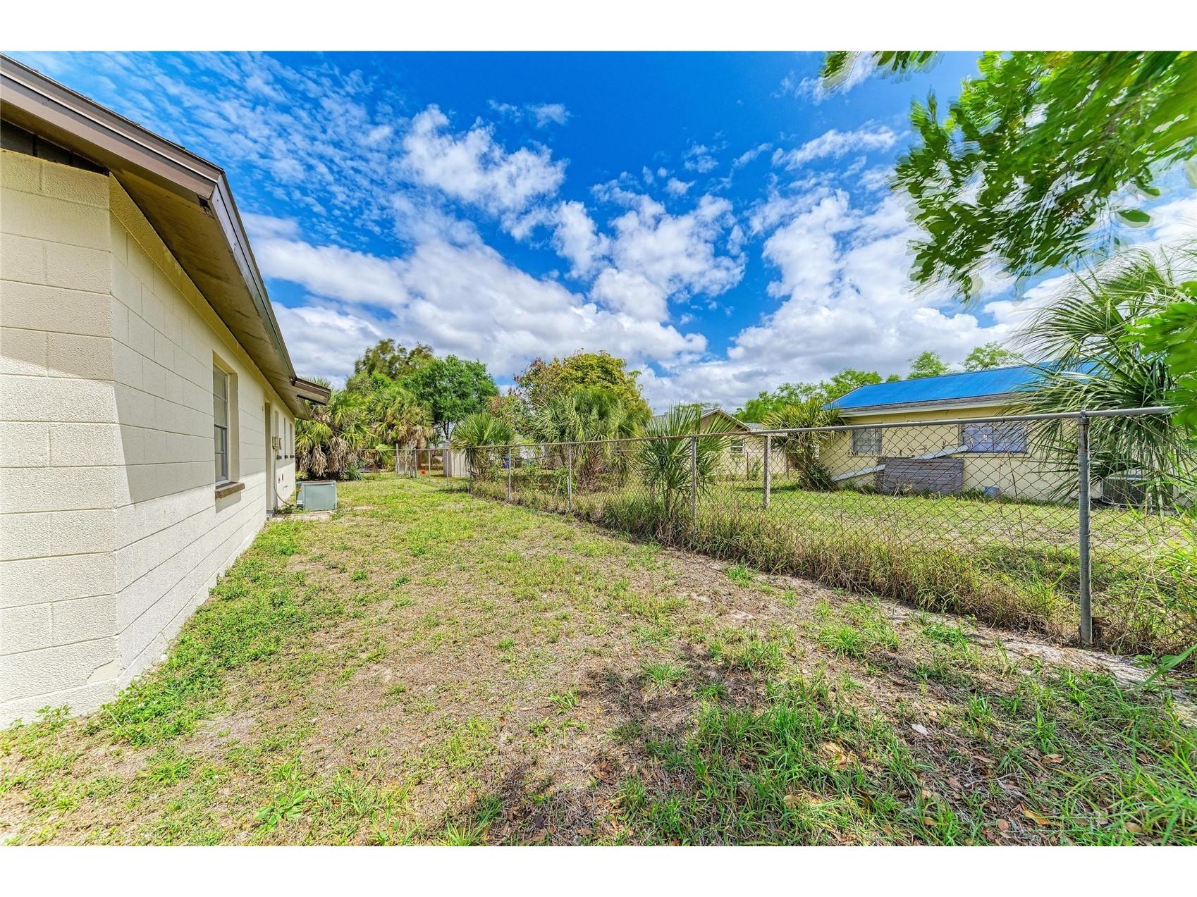 3012 Clay Circle Sarasota FL 34234 A4693753 image16