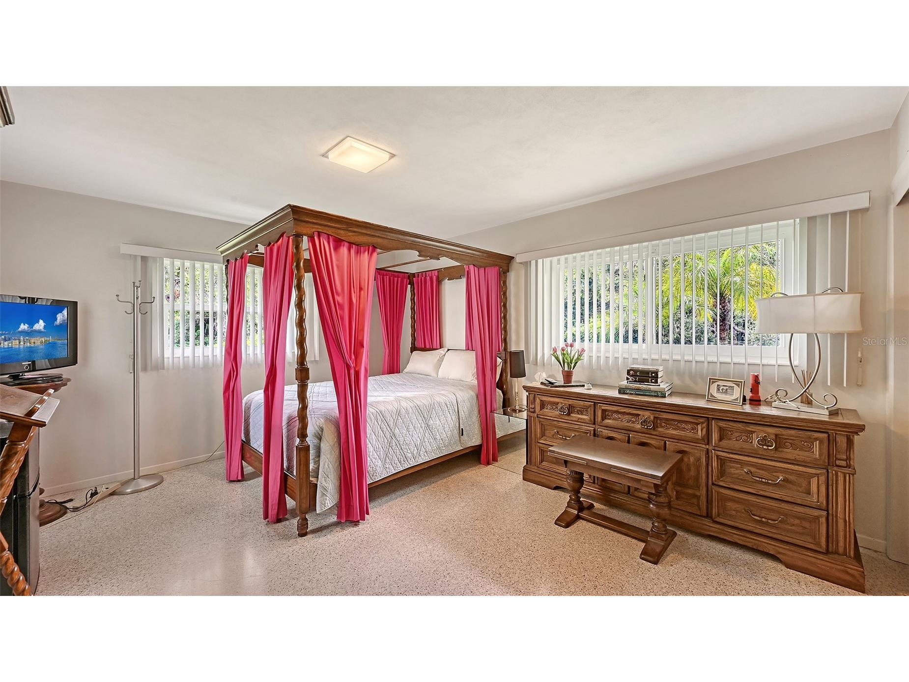 3012 Desoto Road Sarasota FL 34234 - POND LOCATED ON THE PROPERTY A4678237 image40