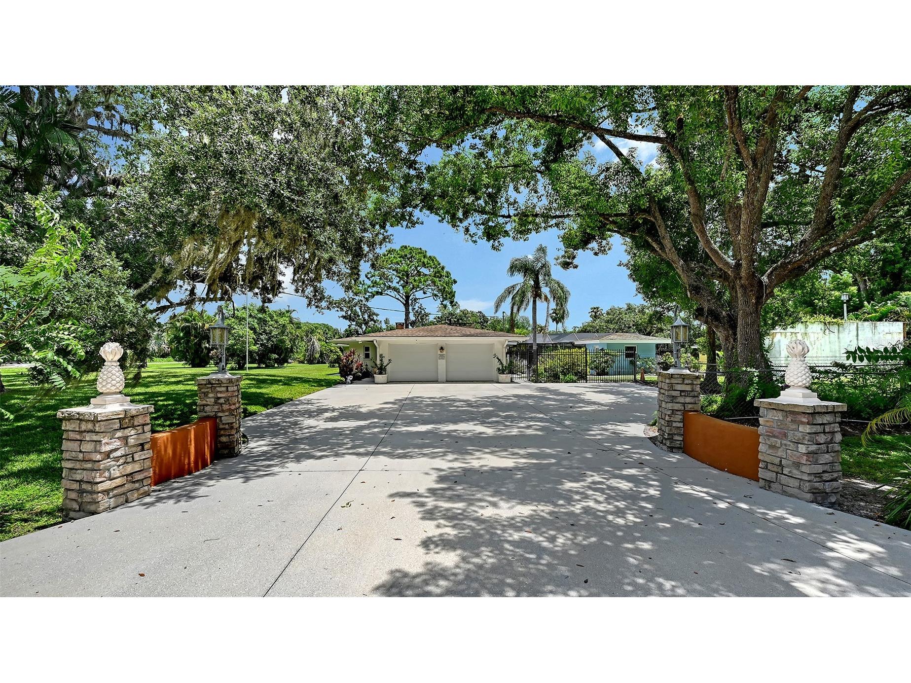 3012 Desoto Road Sarasota FL 34234 - POND LOCATED ON THE PROPERTY A4678237 image6