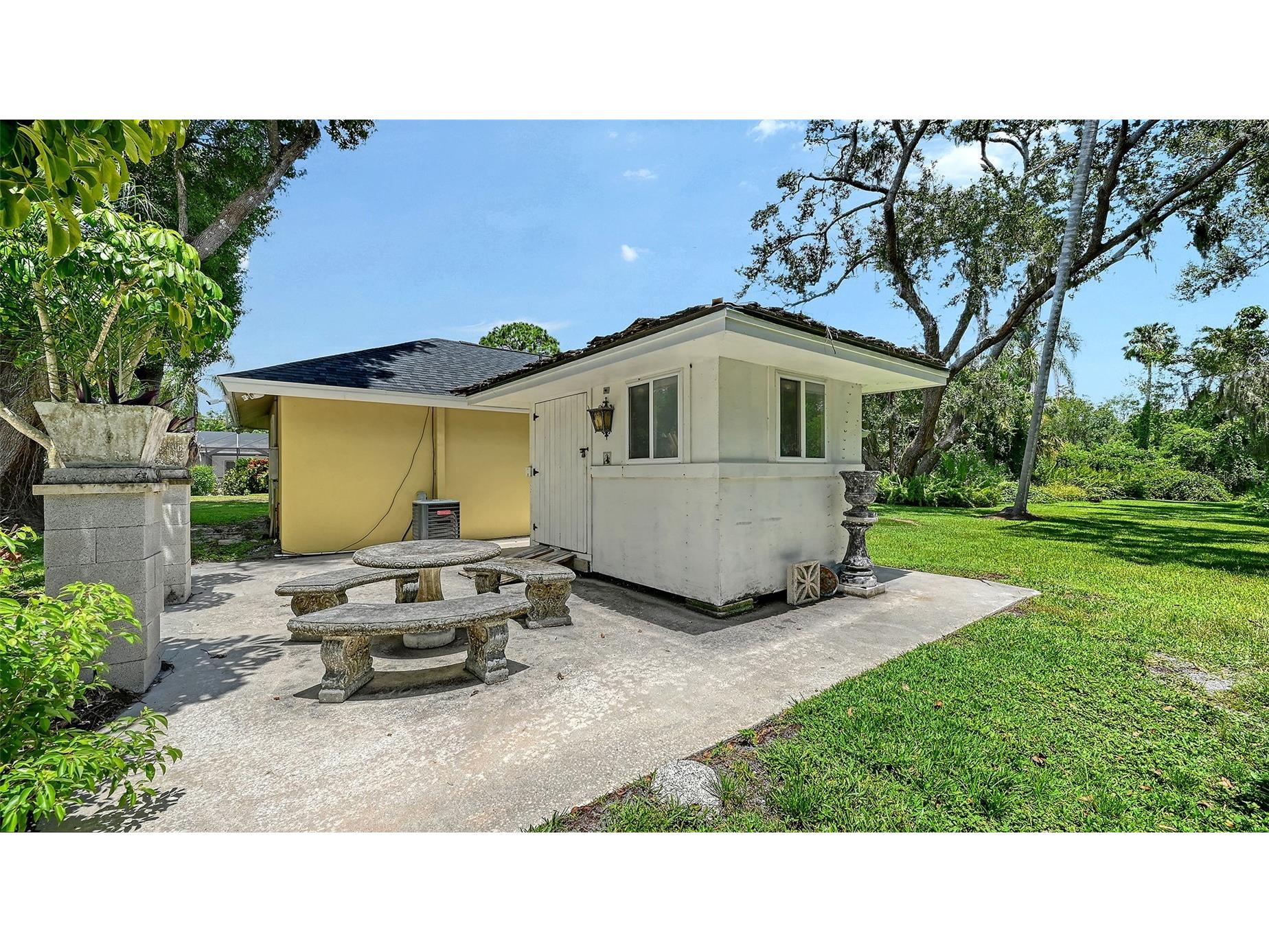 3012 Desoto Road Sarasota FL 34234 - POND LOCATED ON THE PROPERTY A4678237 image69