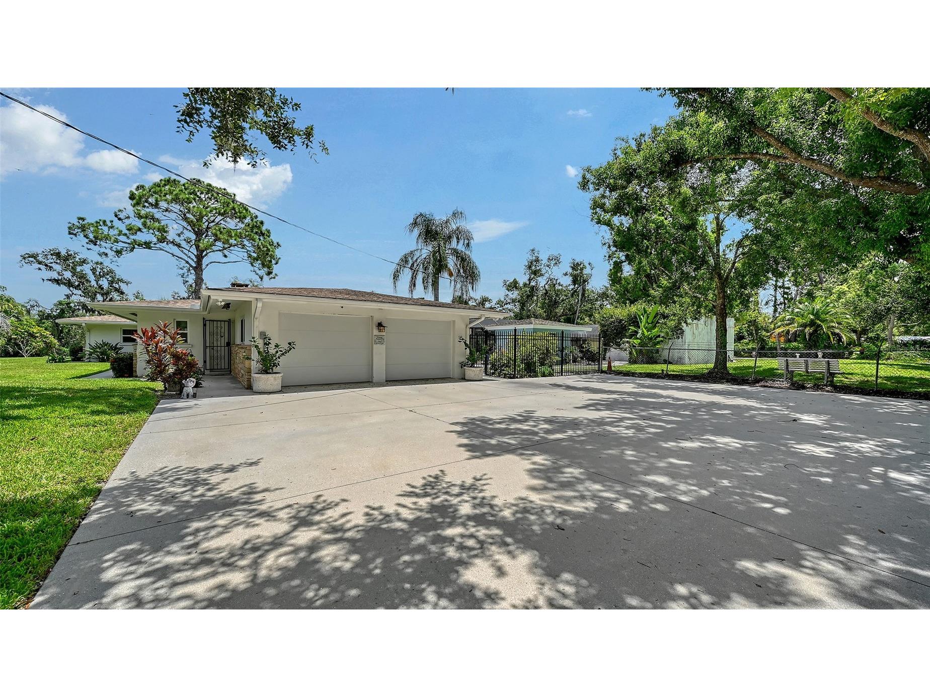 3012 Desoto Road Sarasota FL 34234 - POND LOCATED ON THE PROPERTY A4678237 image7