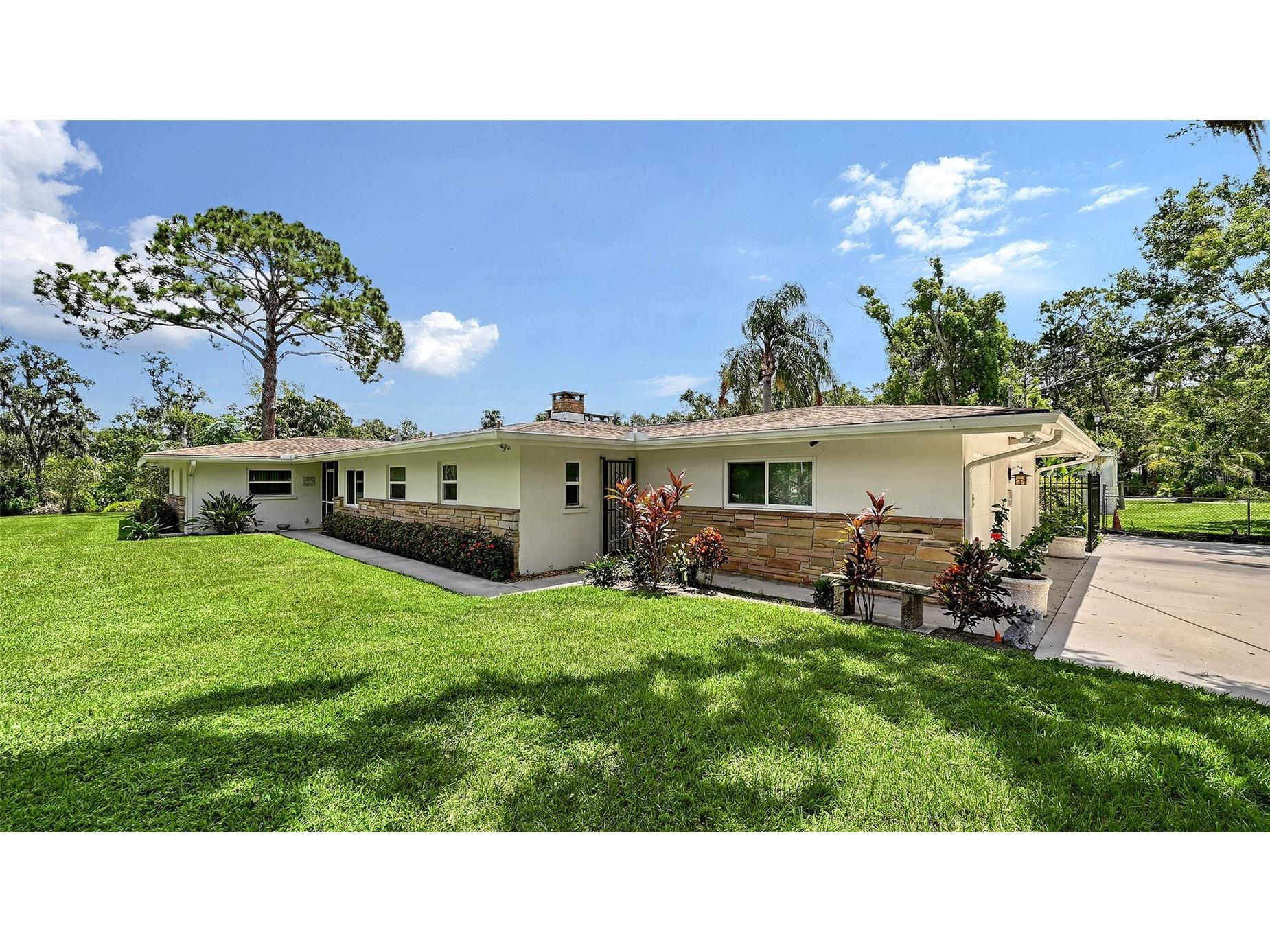 3012 Desoto Road Sarasota FL 34234 - POND LOCATED ON THE PROPERTY A4678237 image8