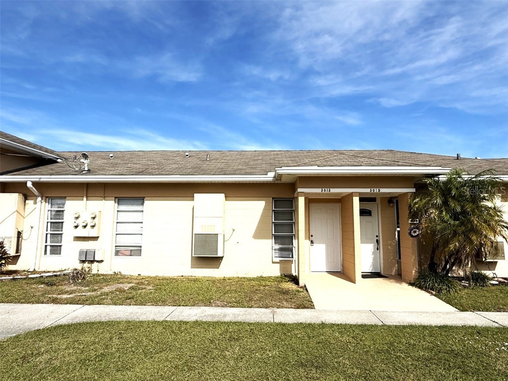 3013 Club Circle Lakeshore FL 33854 L4957253 image1
