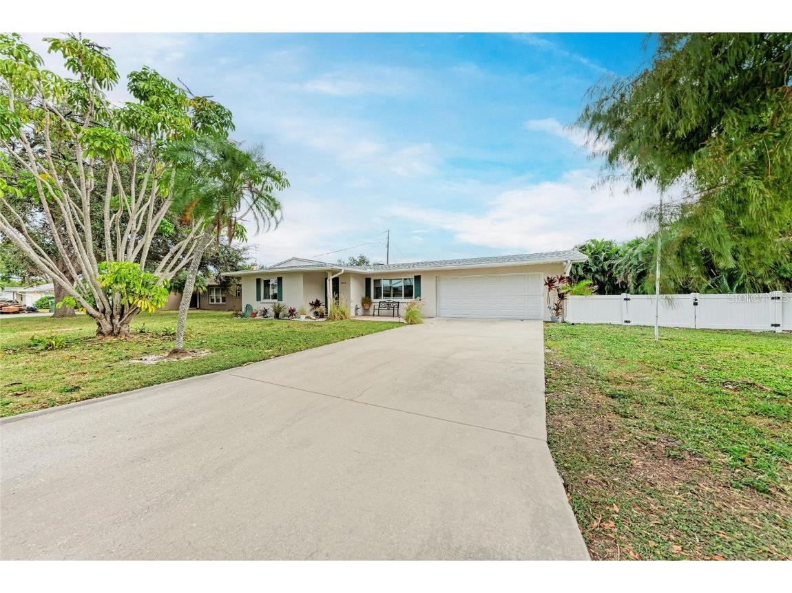3013 Yarmouth Drive W Bradenton FL 34205 A4674034 image38