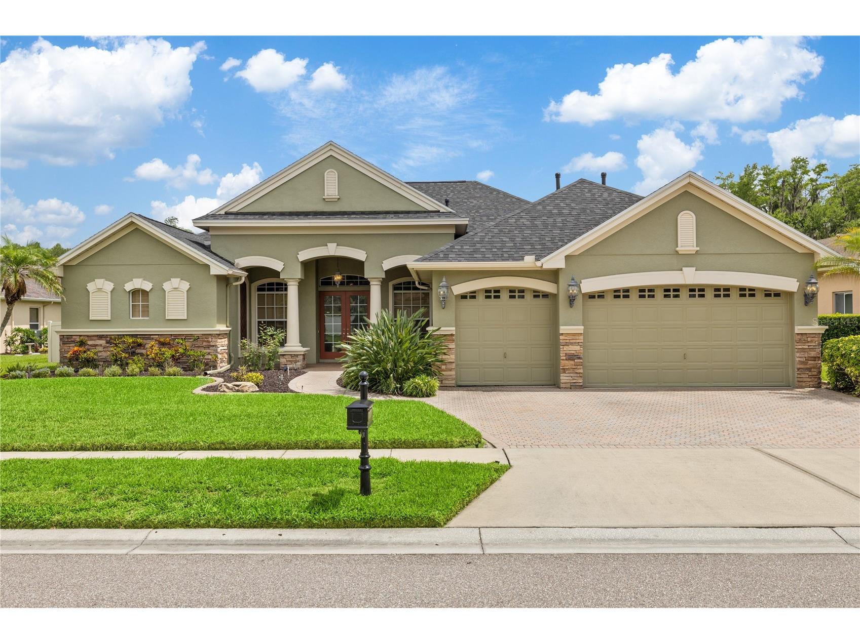 3015 Lynwood Court Land O Lakes FL 34638 TB8446957 image1