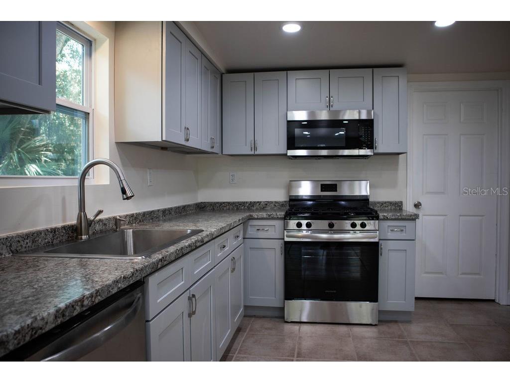 3015 NE 13th Drive Gainesville FL 32609 OM704019 image6