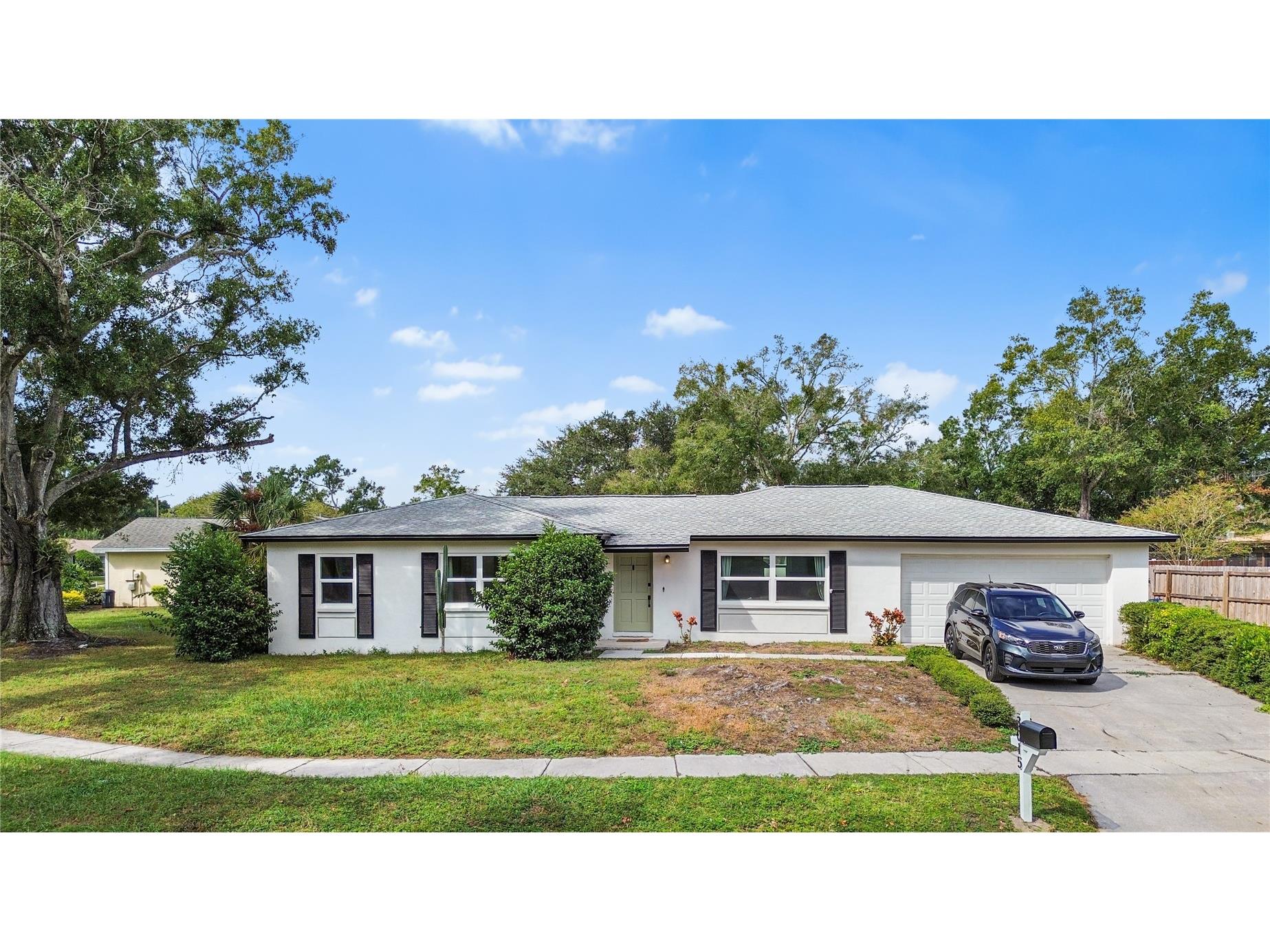 3015 Saint Charles Dr Tampa FL 33618 TB8466279 image1