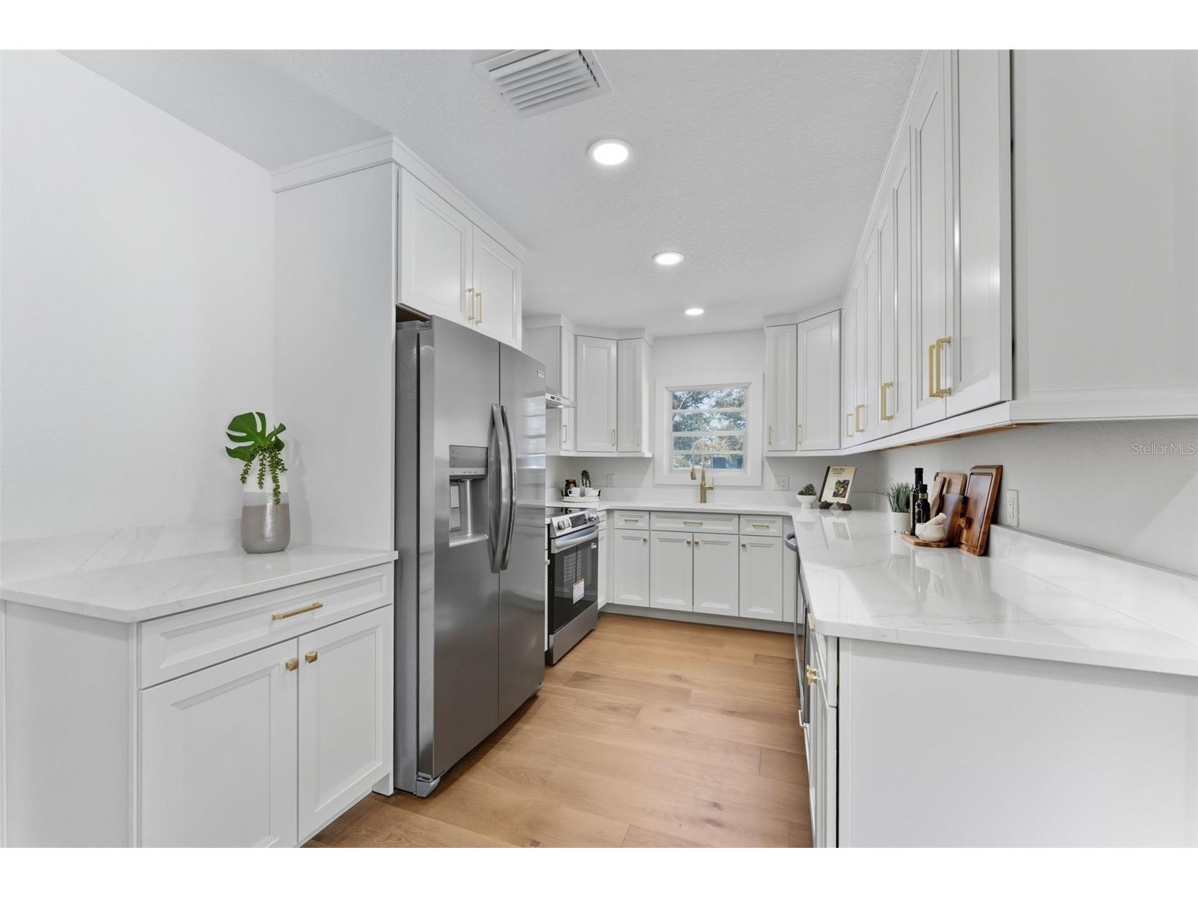 3015 W North B Street Tampa FL 33609 TB8477366 image11