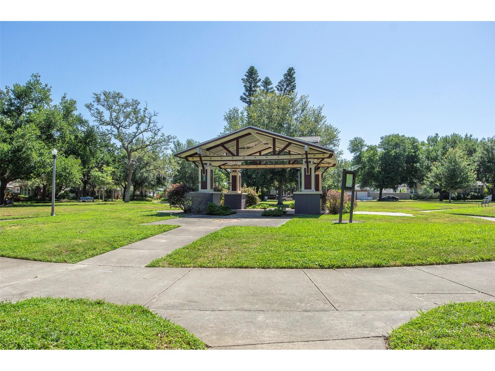 3016 3rd Avenue N Saint Petersburg FL 33713 TB8502372 image40