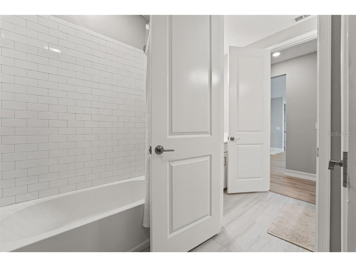 3016 Christophers Watch Lane Ruskin FL 33570 TB8417074 image59