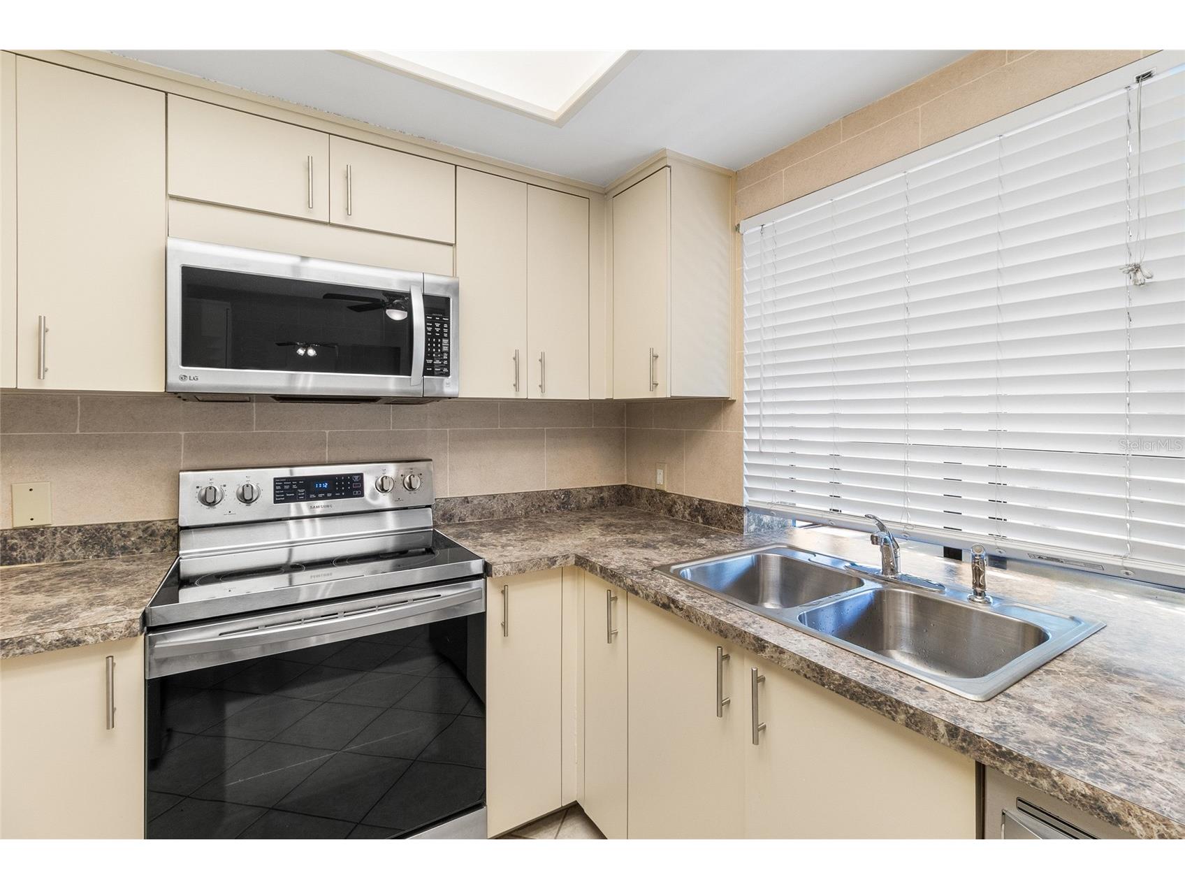 3016 Landmark Boulevard #401 Palm Harbor FL 34684 TB8506463 image12
