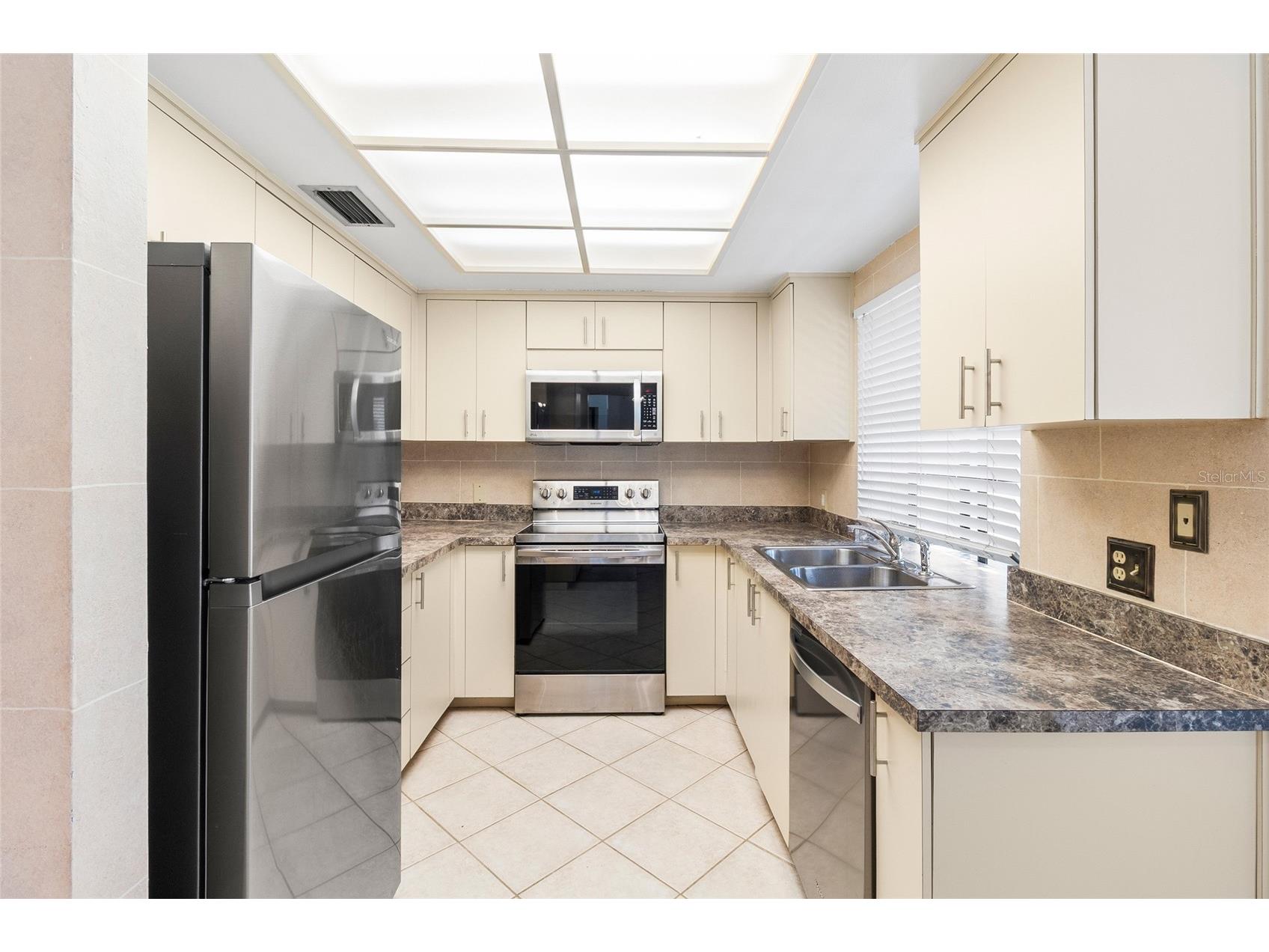 3016 Landmark Boulevard #401 Palm Harbor FL 34684 TB8506463 image13