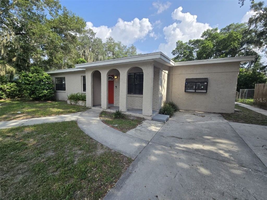 3017 E Sligh Avenue Tampa FL 33610 U8253191 image1