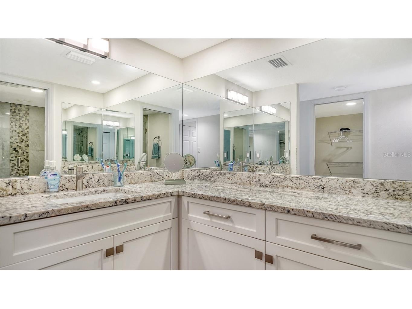 3017 Willow Green #18 Sarasota FL 34235 A4616056 image33